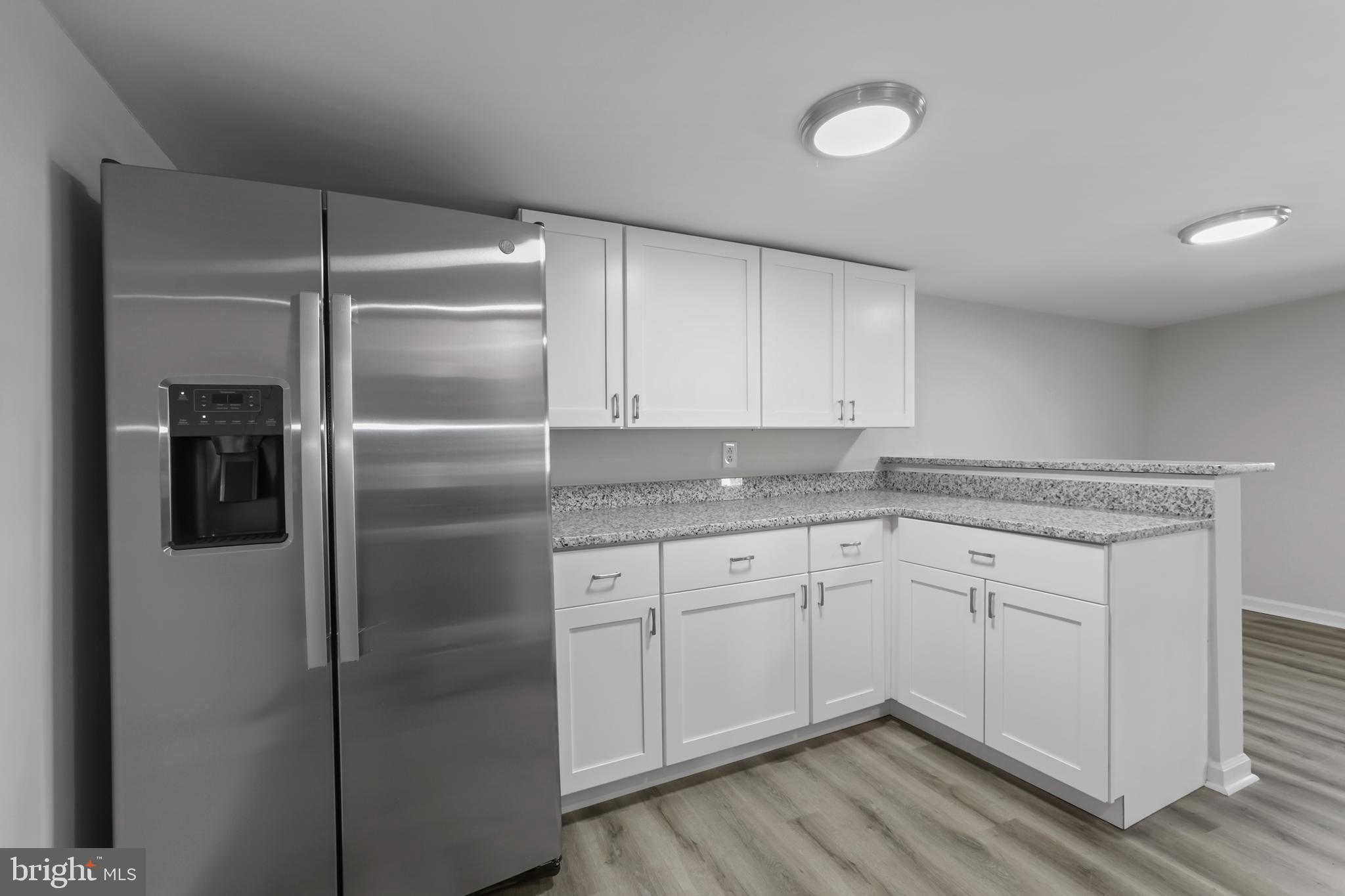 COLONIAL BEACH - Residential