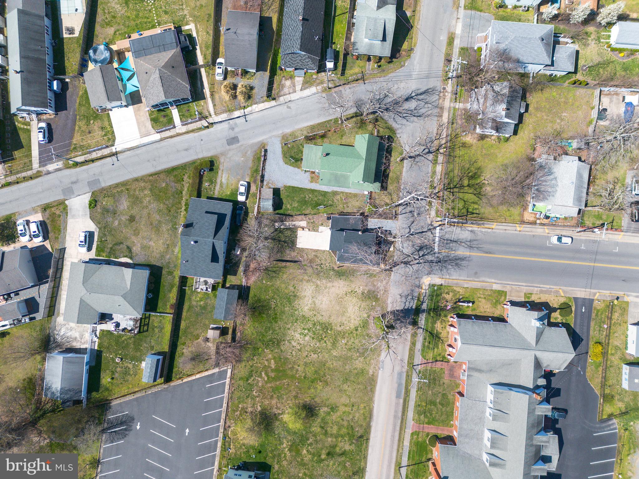 COLONIAL BEACH - Residential