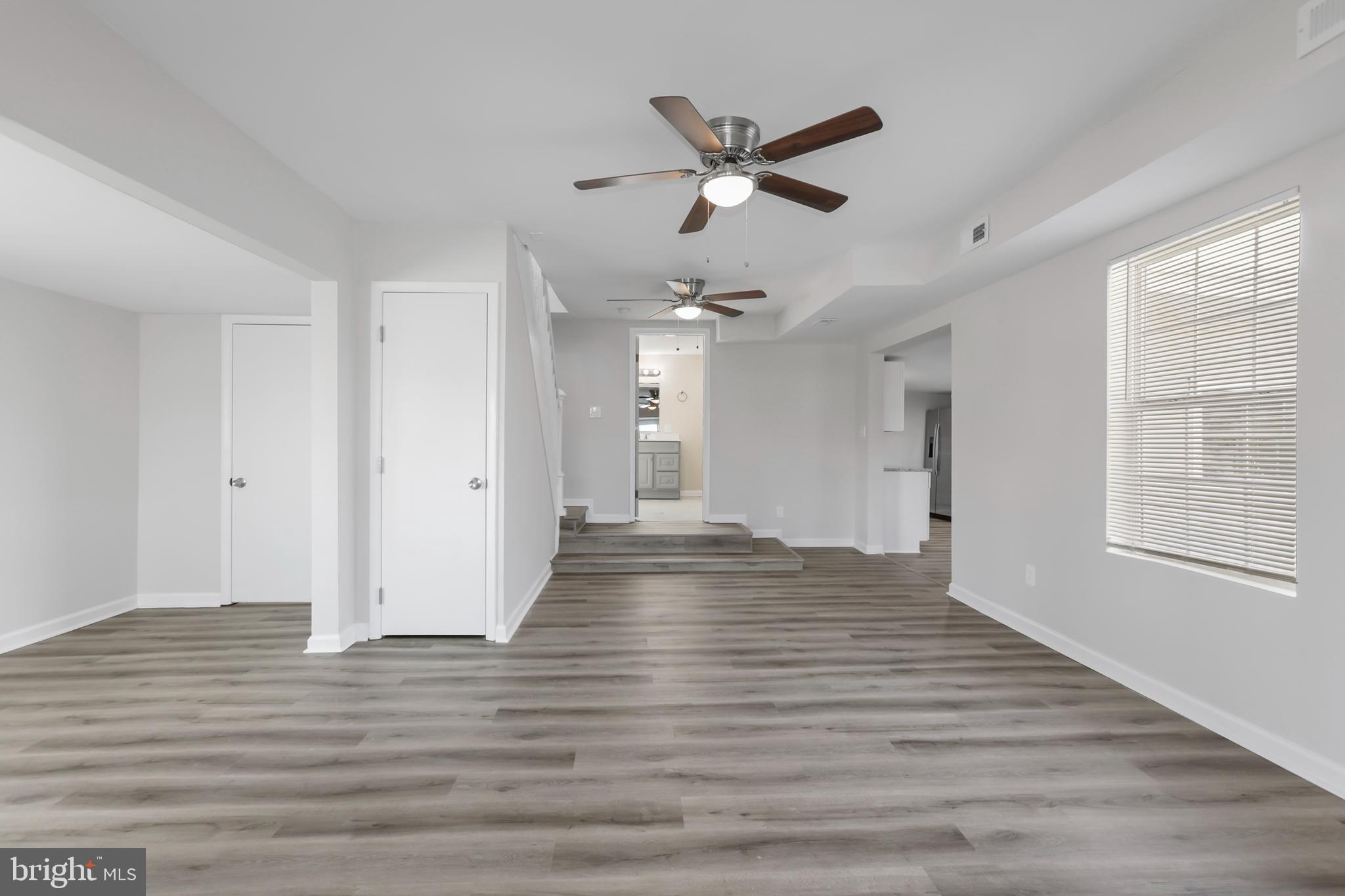 COLONIAL BEACH - Residential