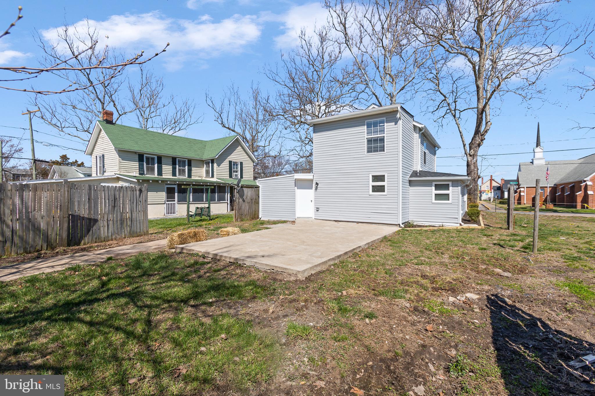 COLONIAL BEACH - Residential