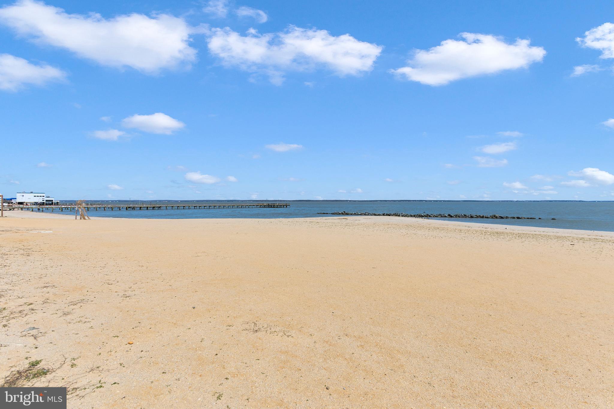 COLONIAL BEACH - Residential