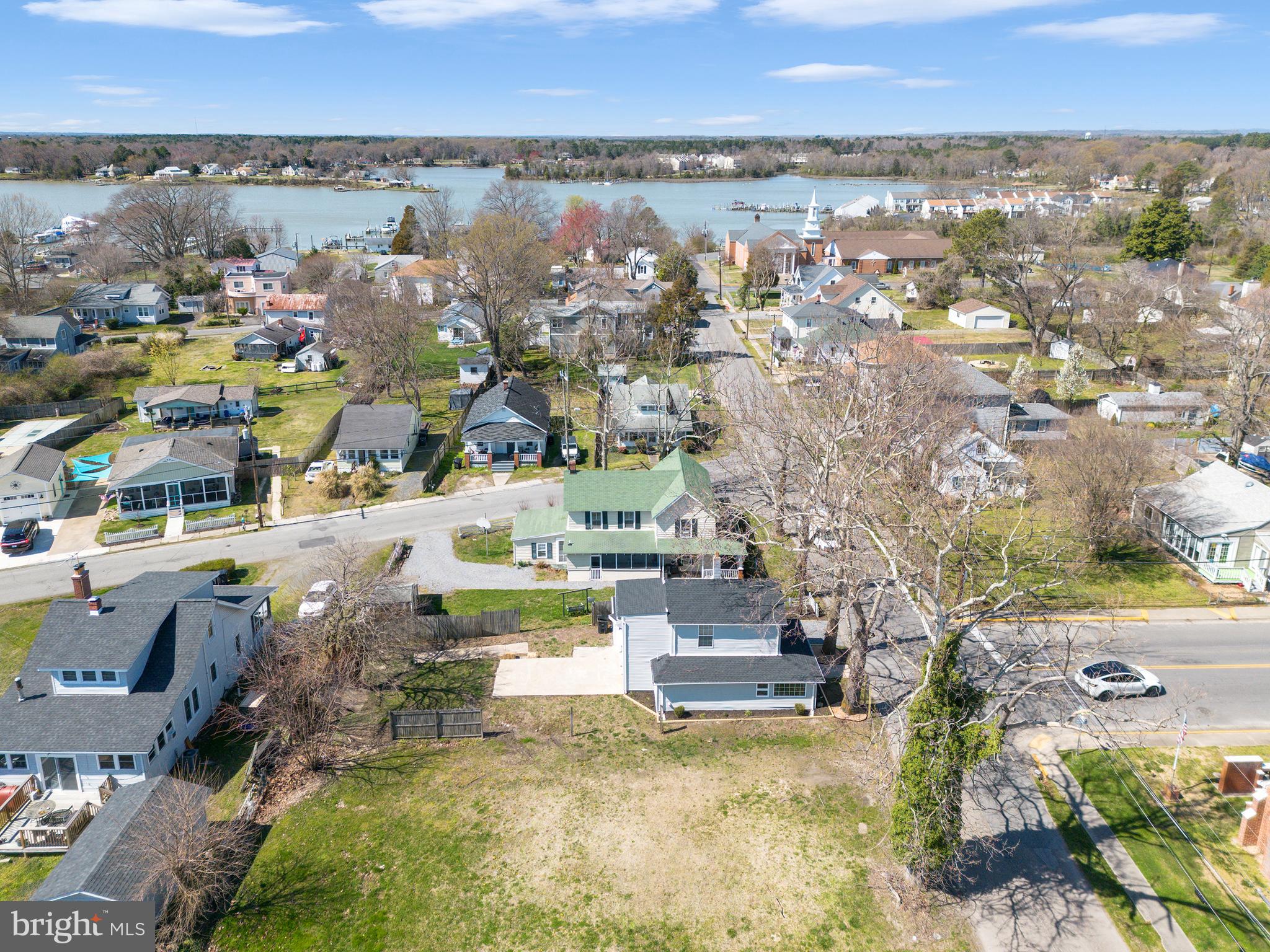 COLONIAL BEACH - Residential