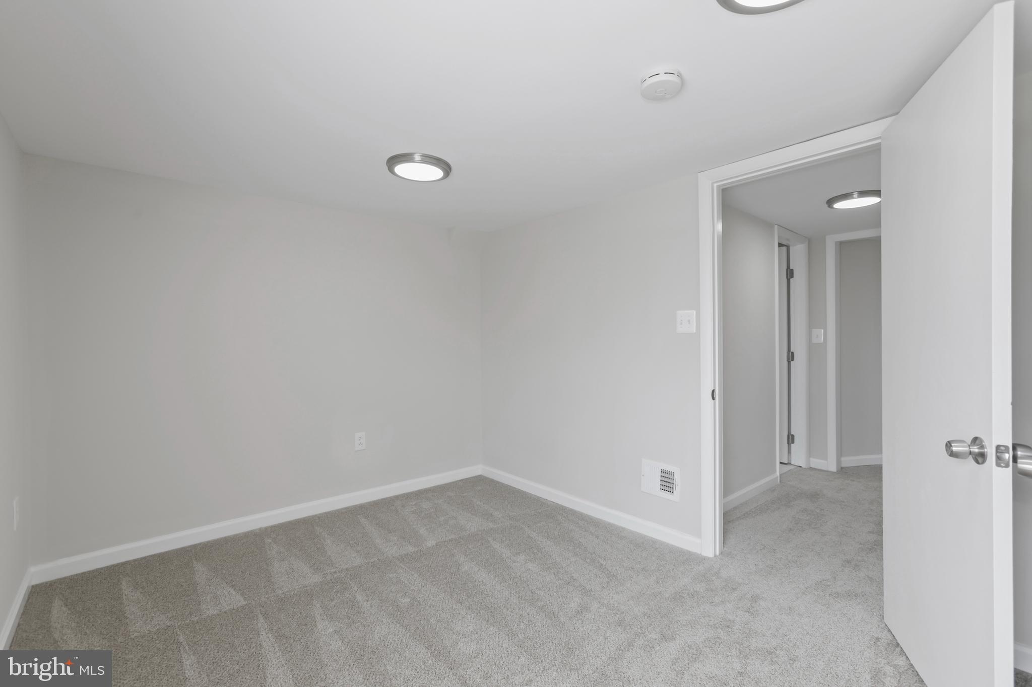 COLONIAL BEACH - Residential