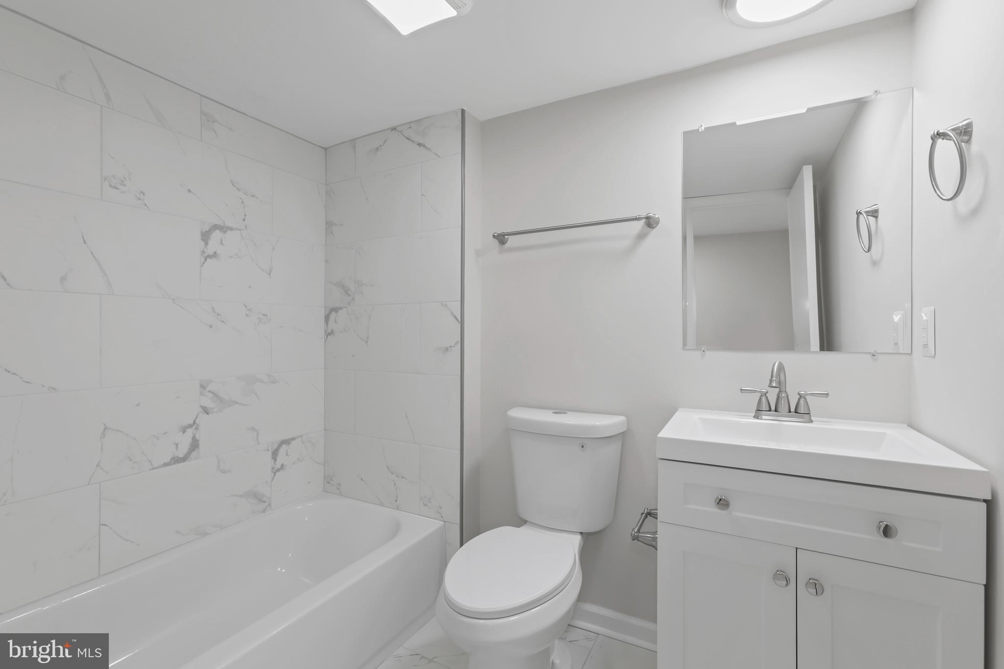 COLONIAL BEACH - Residential