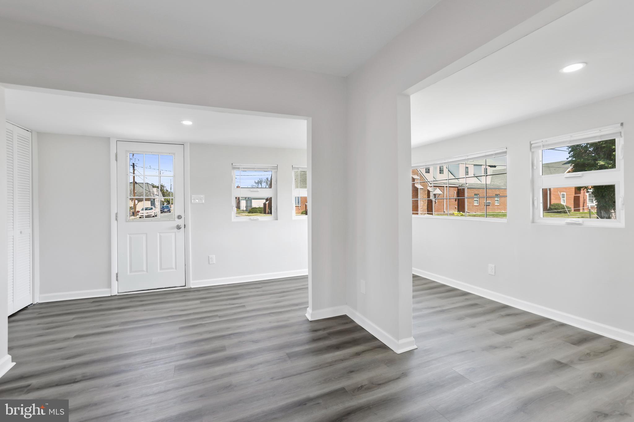 COLONIAL BEACH - Residential