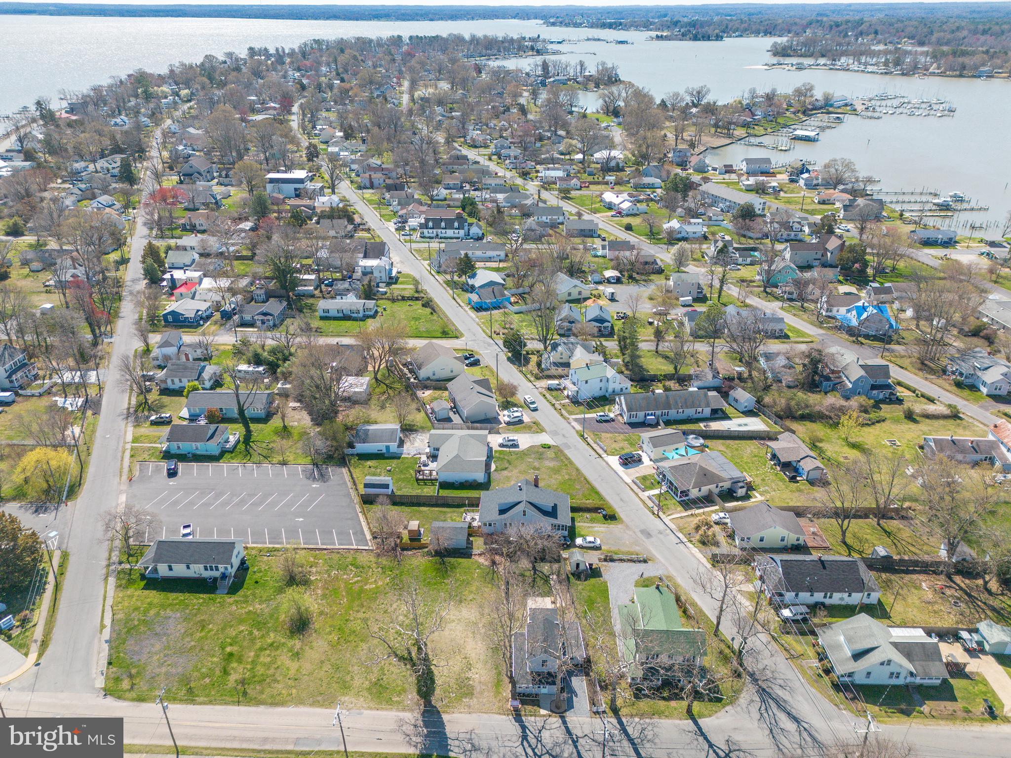 COLONIAL BEACH - Residential