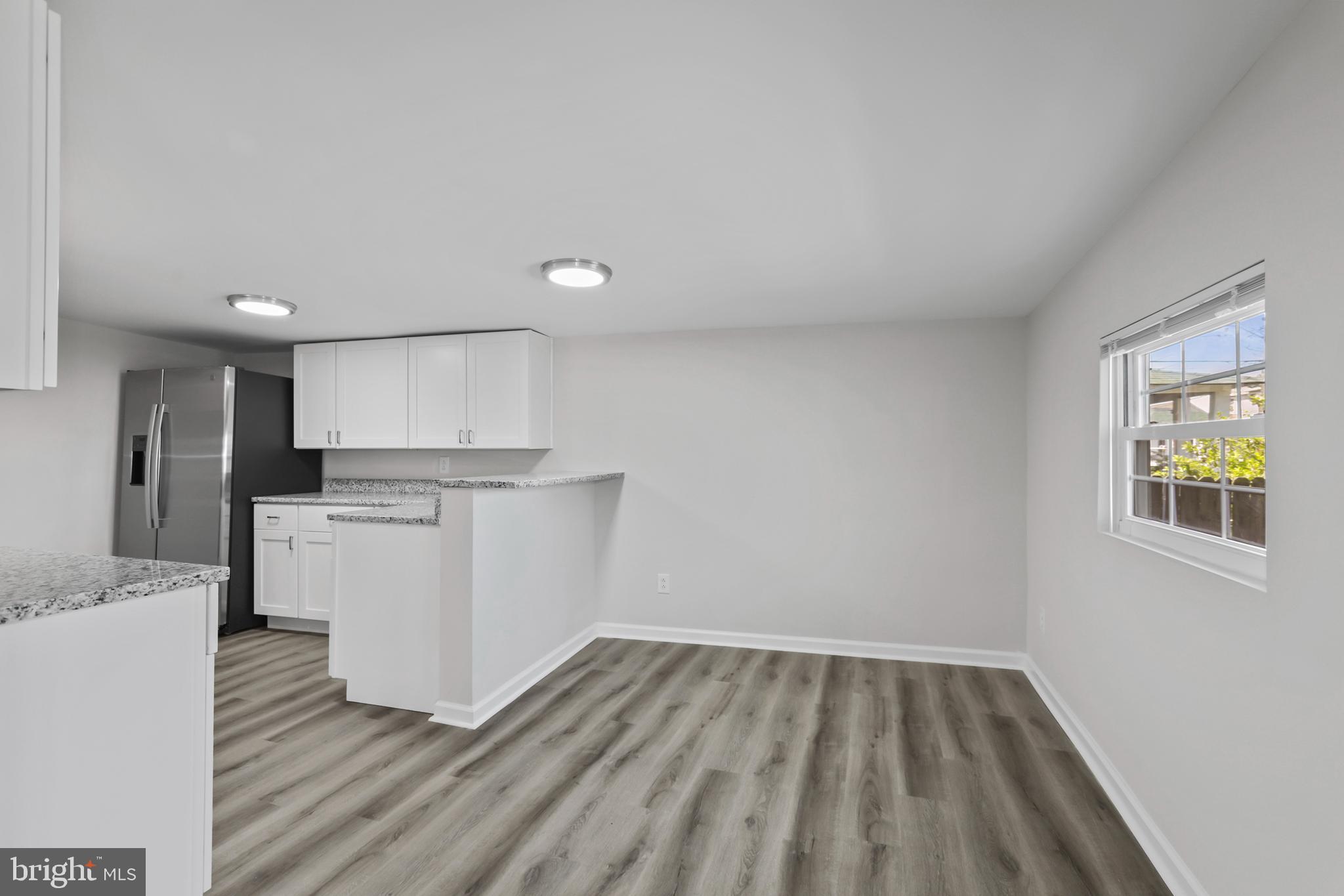 COLONIAL BEACH - Residential