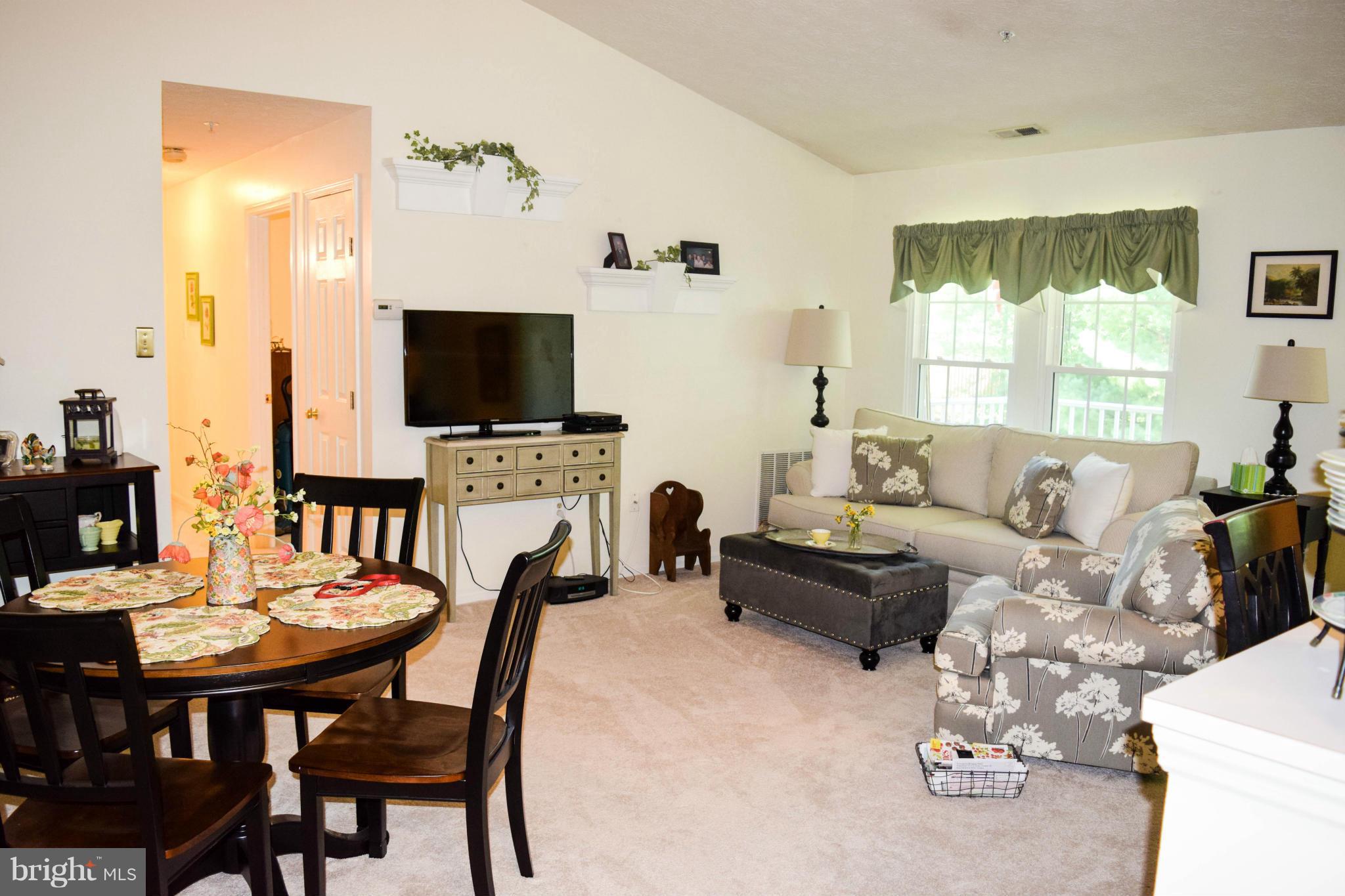 BRENTWOOD CONDO - Residential