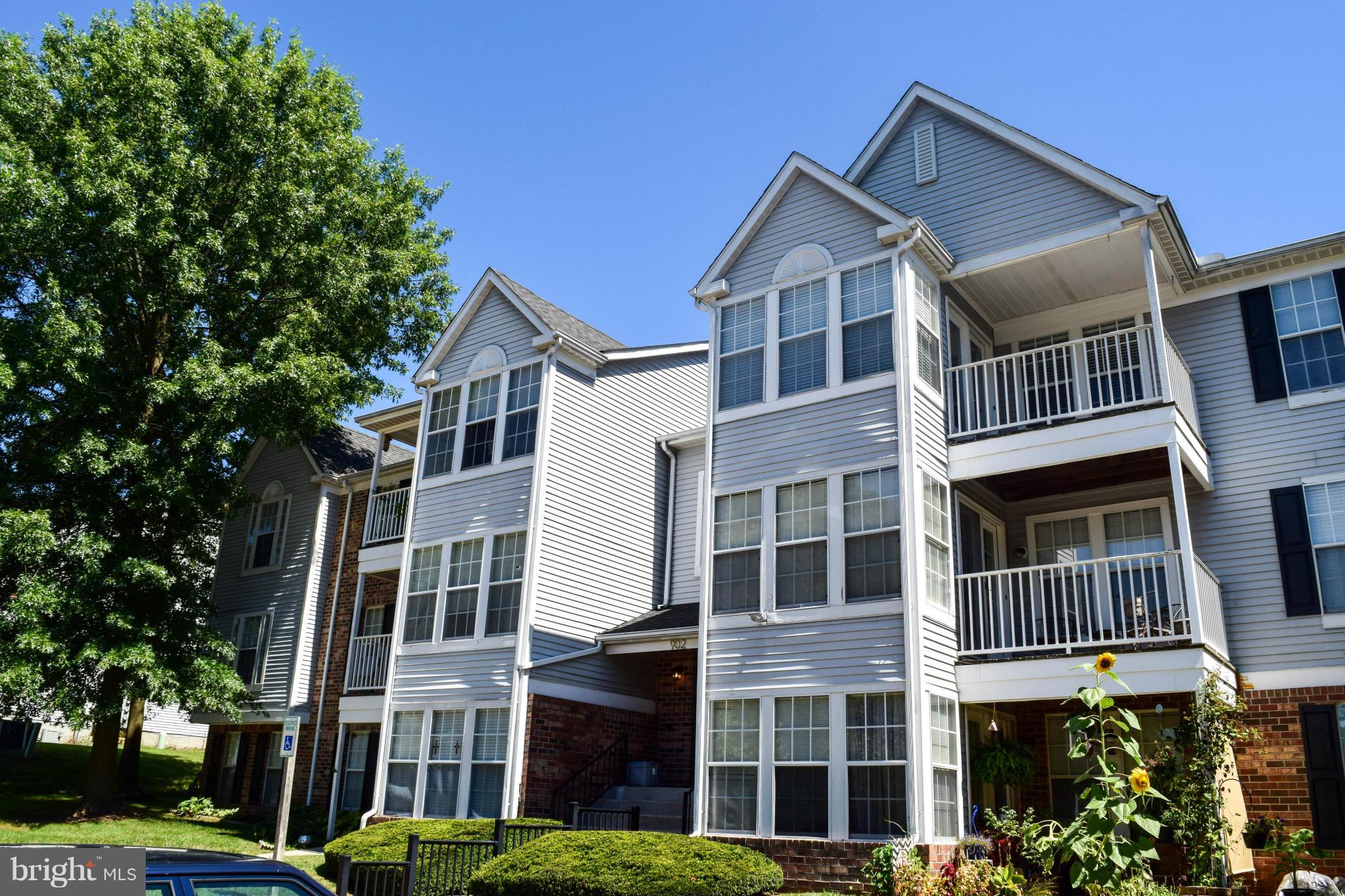 BRENTWOOD CONDO - Residential