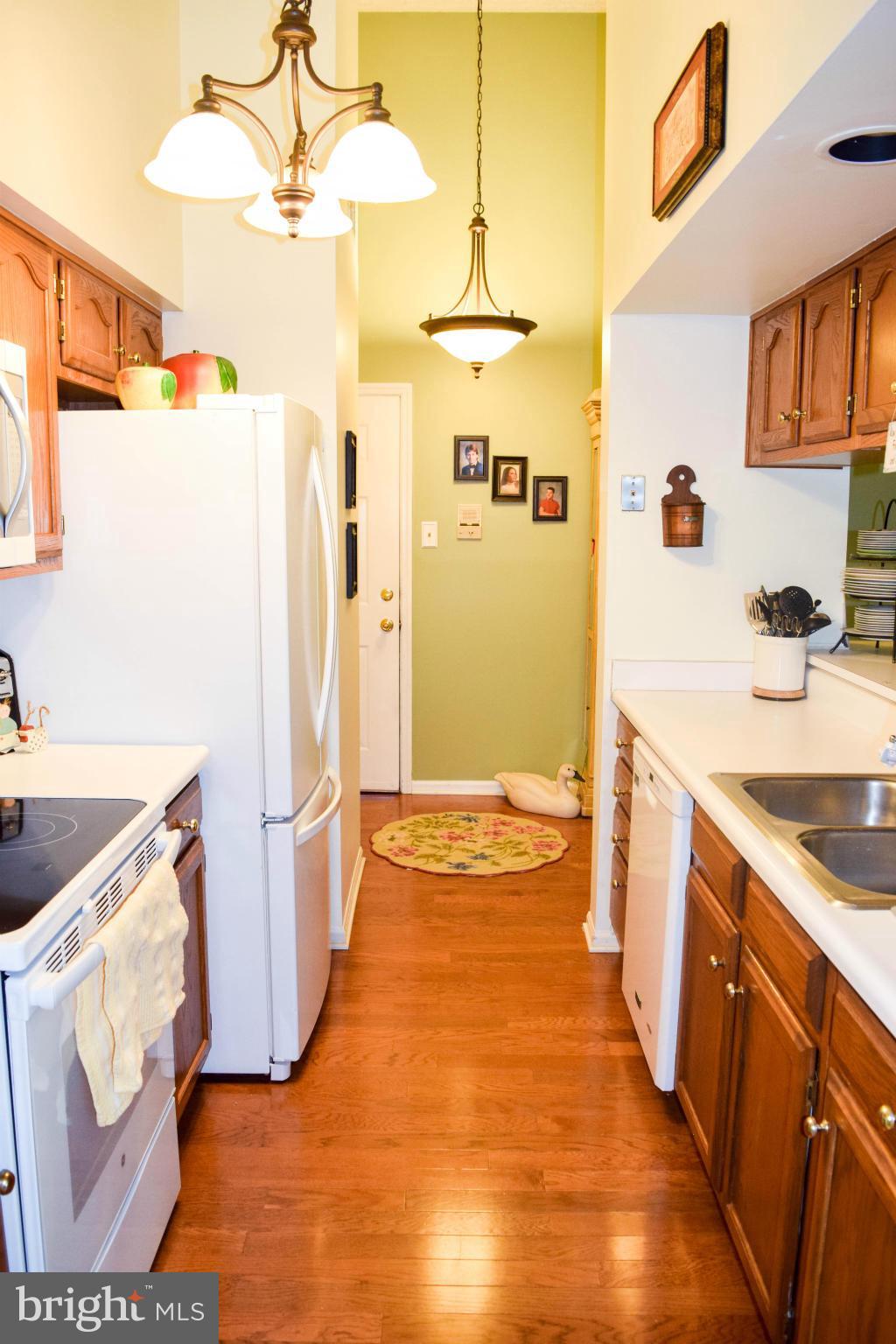 BRENTWOOD CONDO - Residential