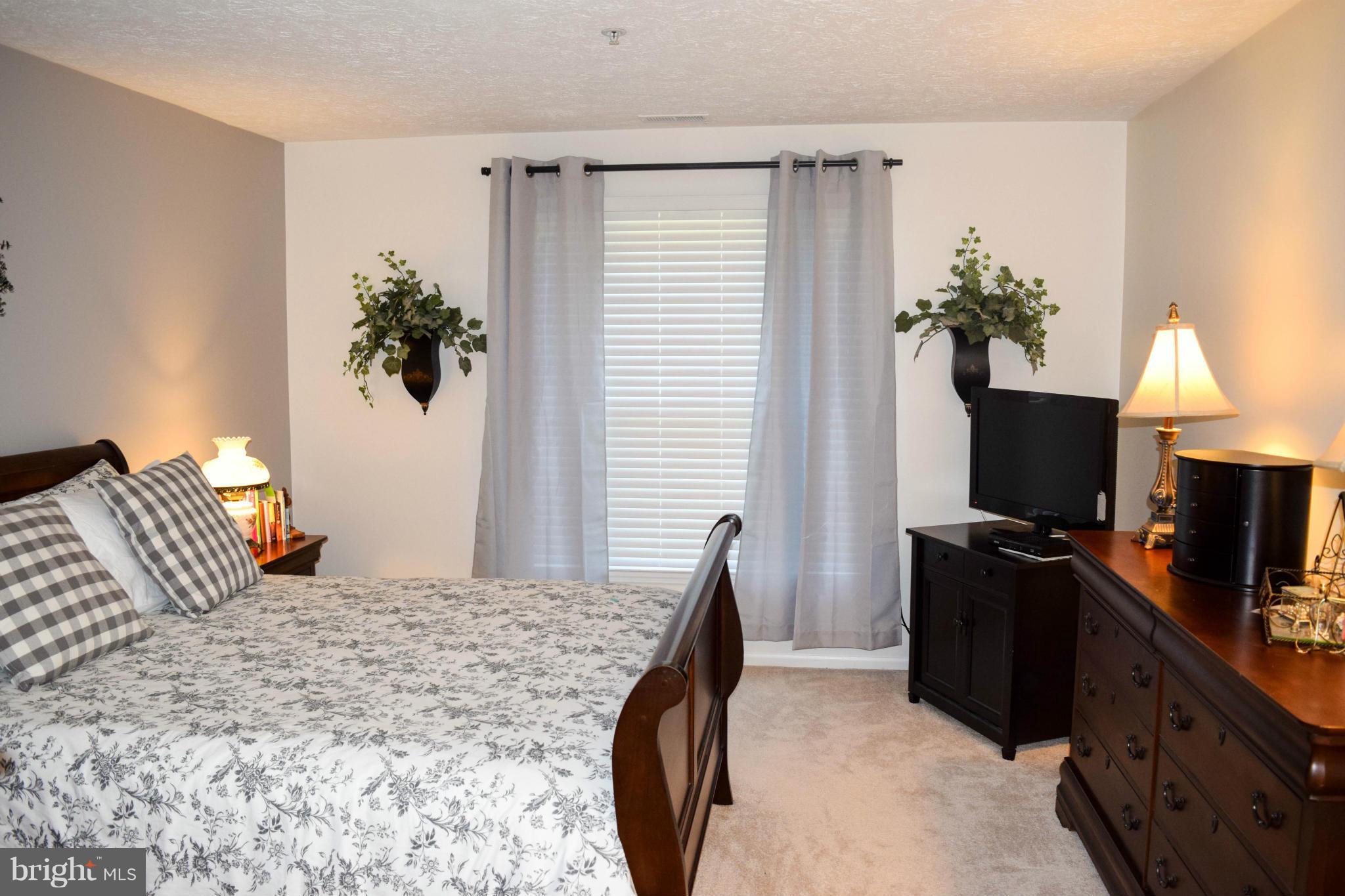 BRENTWOOD CONDO - Residential