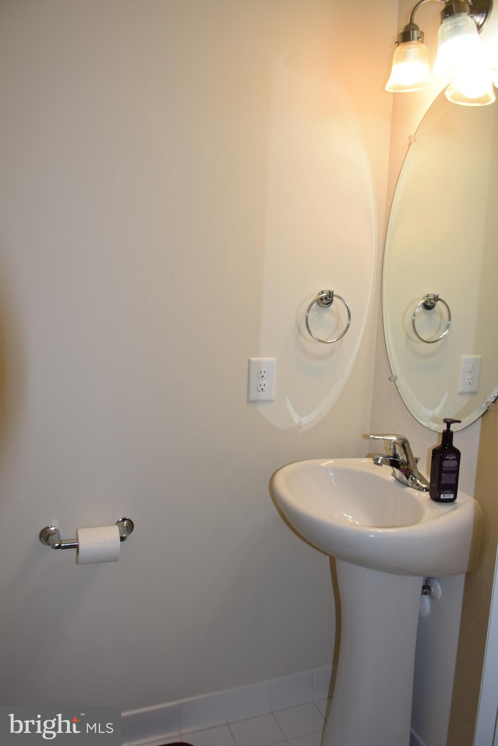 OAK TREE LANDING - Residential Lease