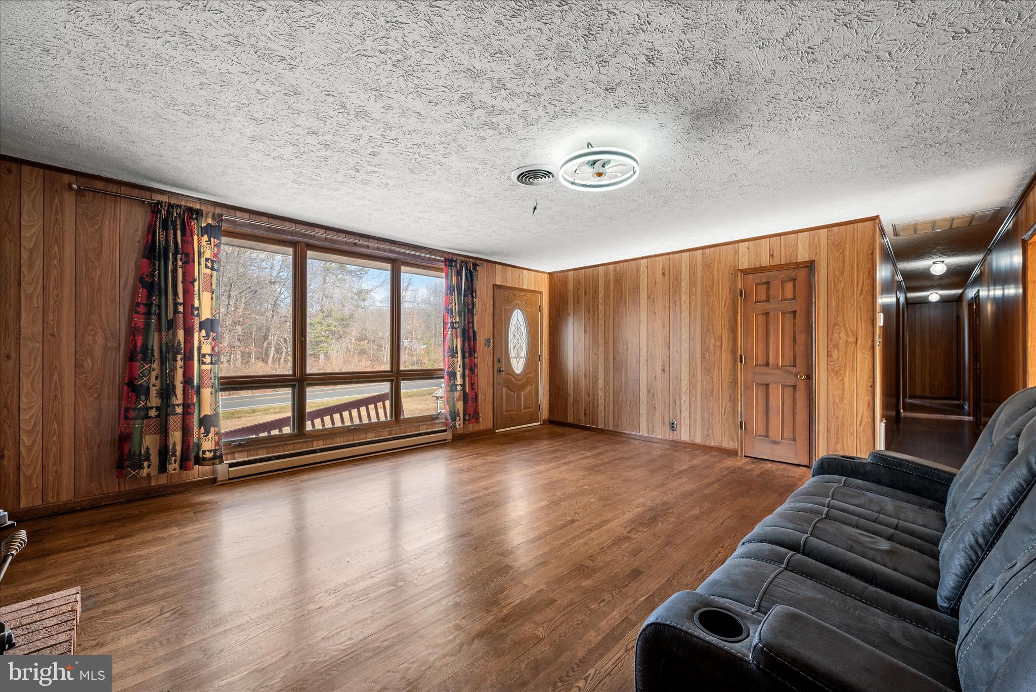 1365 E BLOOMERY PIKE