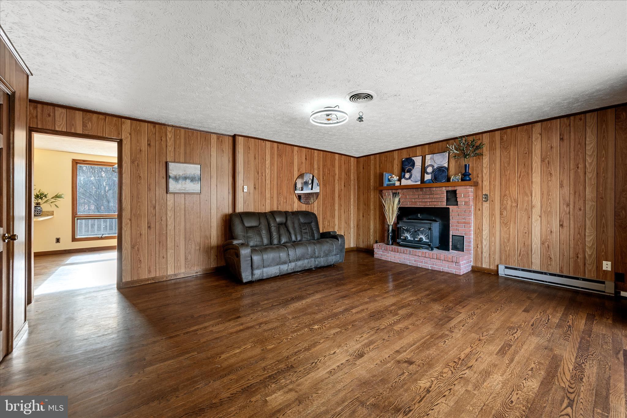 1365 E BLOOMERY PIKE