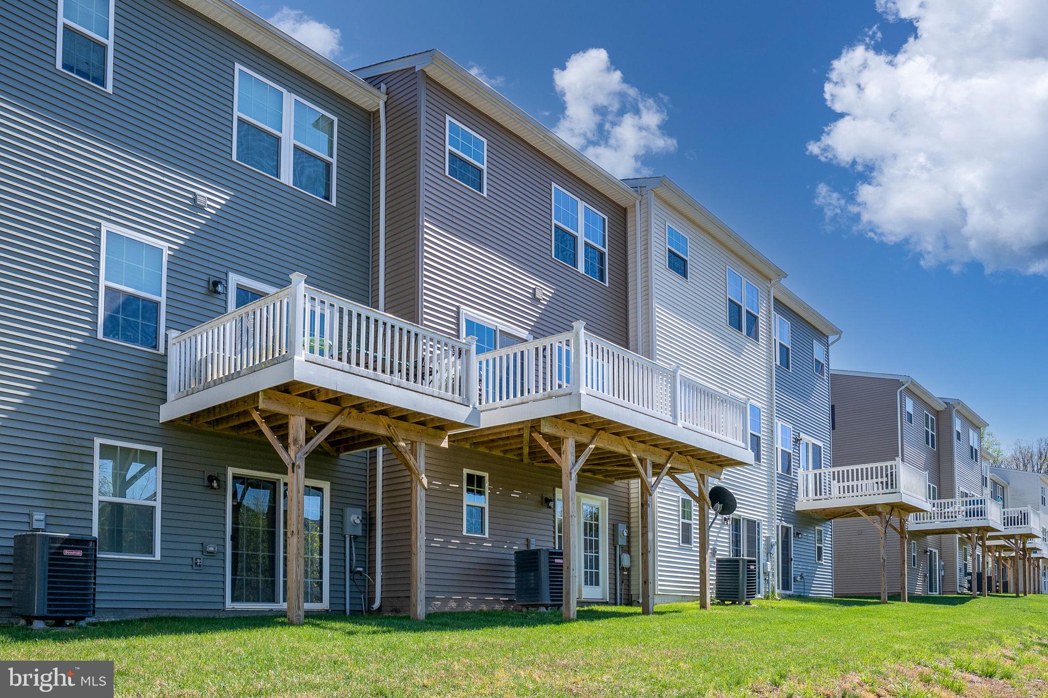 THE VILLAGE AT COURTHOUSE COMMONS - Residential