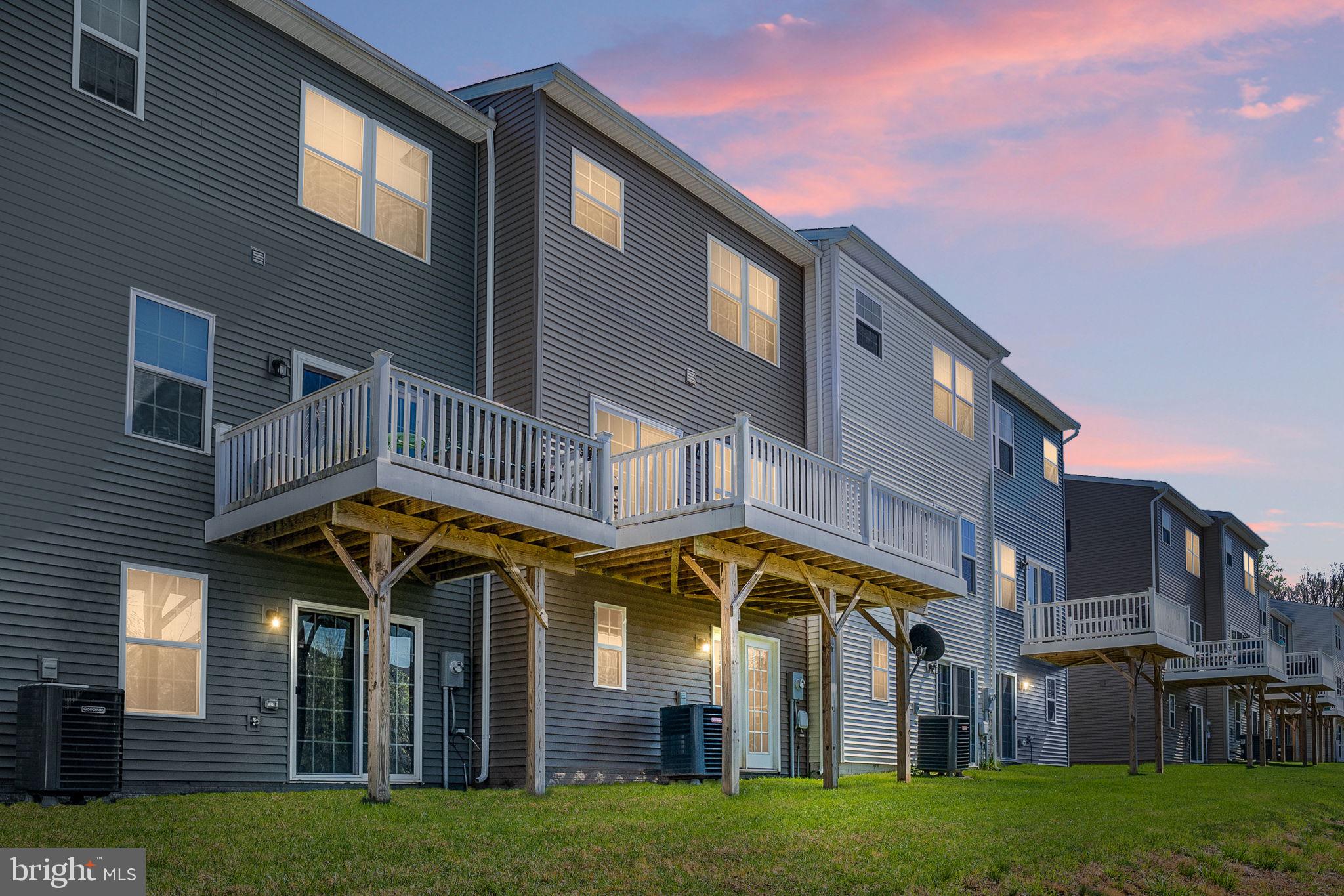 THE VILLAGE AT COURTHOUSE COMMONS - Residential