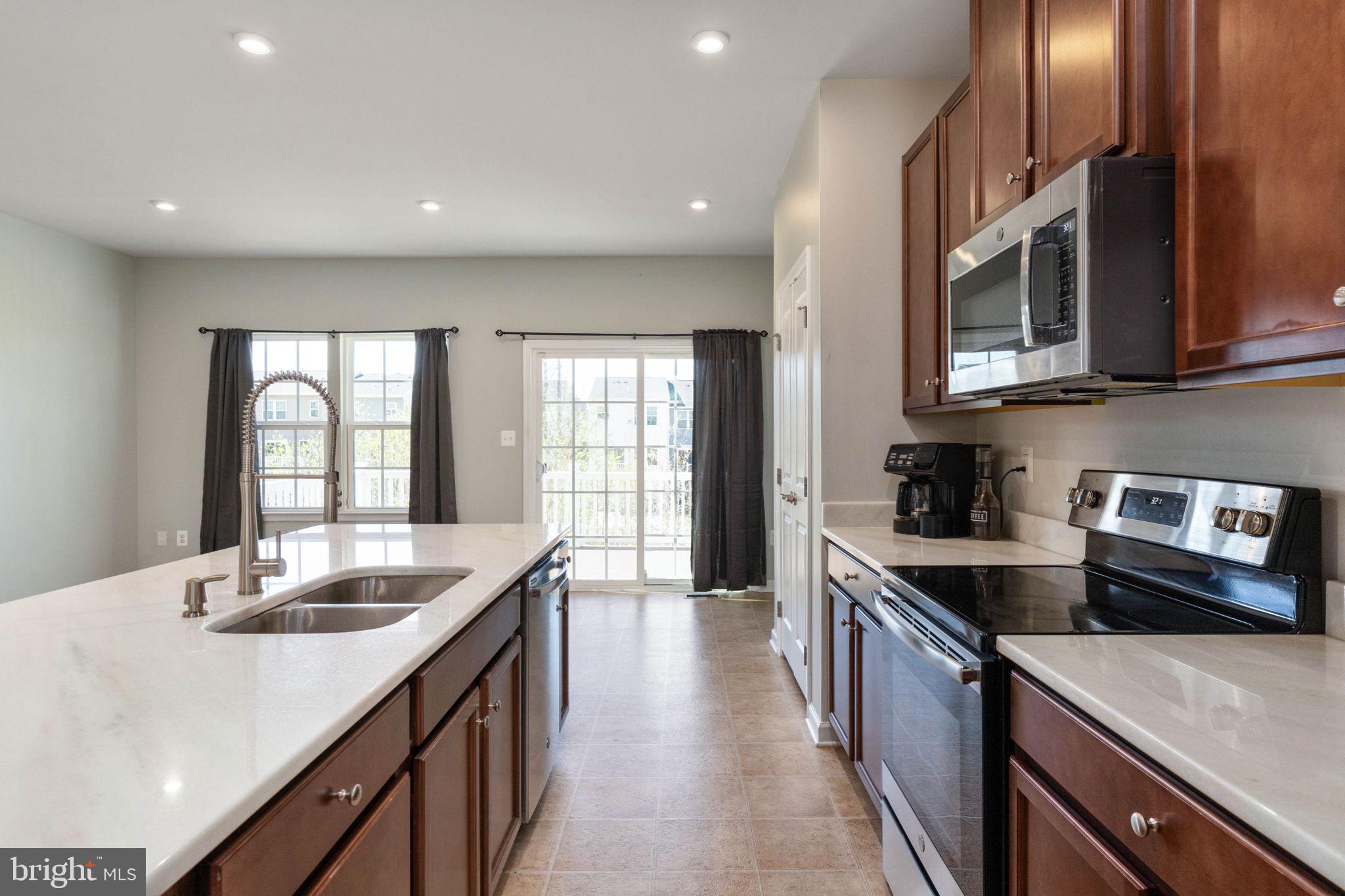 THE VILLAGE AT COURTHOUSE COMMONS - Residential