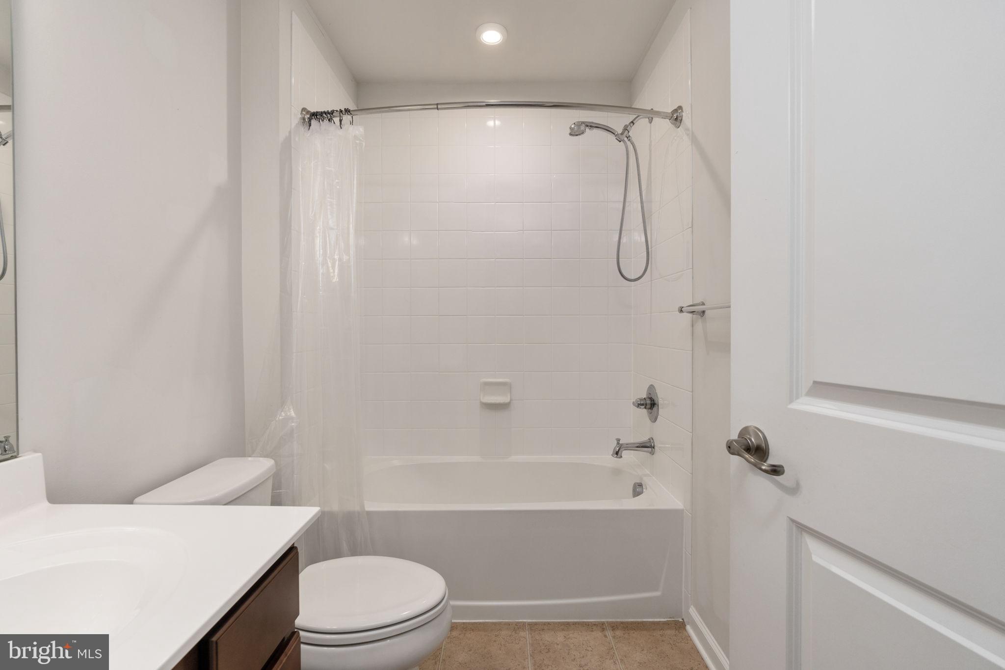 THE VILLAGE AT COURTHOUSE COMMONS - Residential