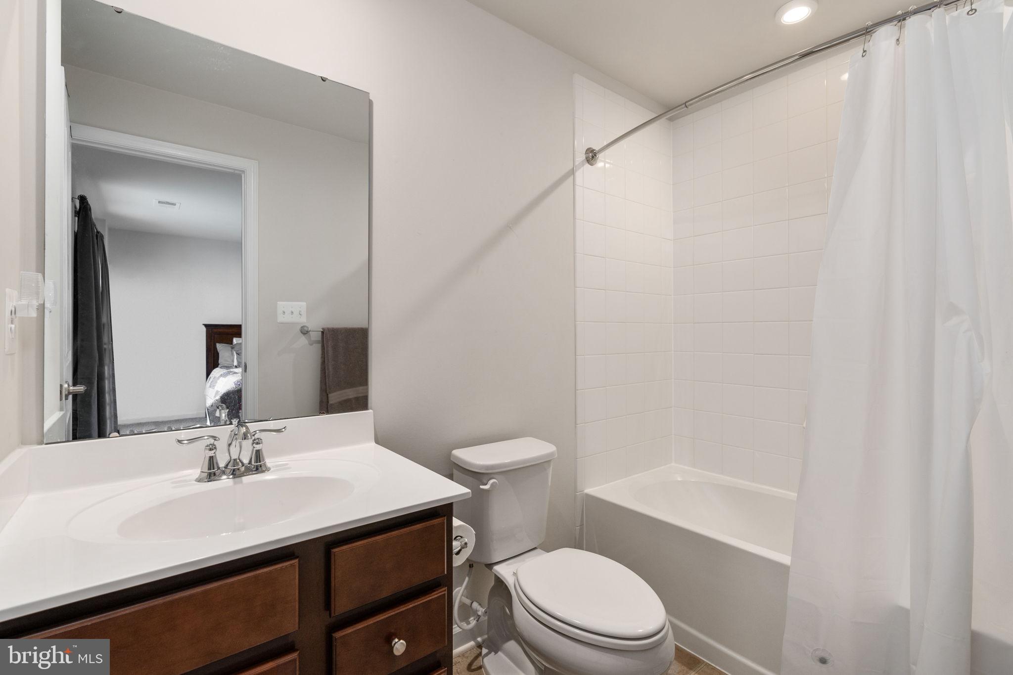 THE VILLAGE AT COURTHOUSE COMMONS - Residential