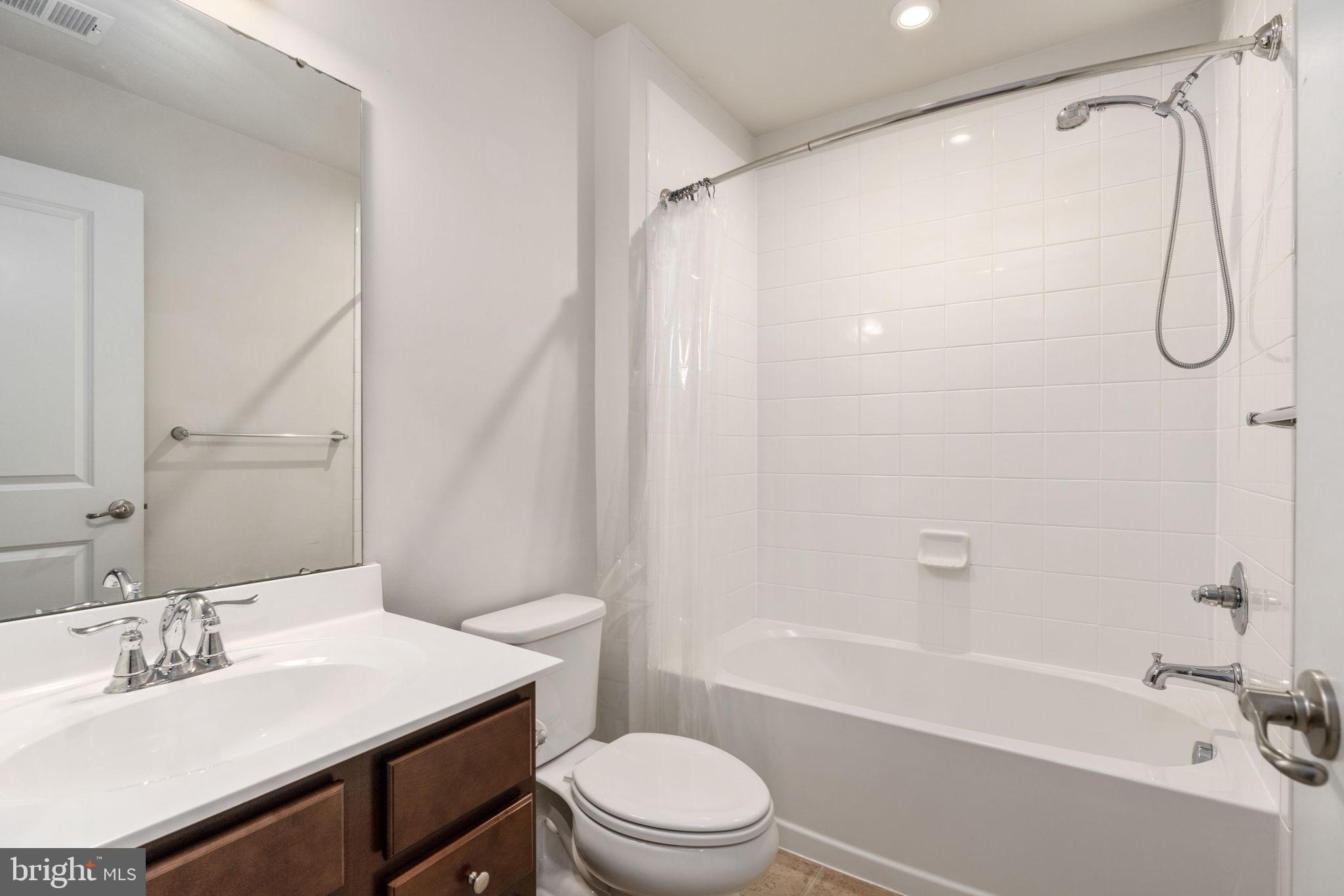 THE VILLAGE AT COURTHOUSE COMMONS - Residential