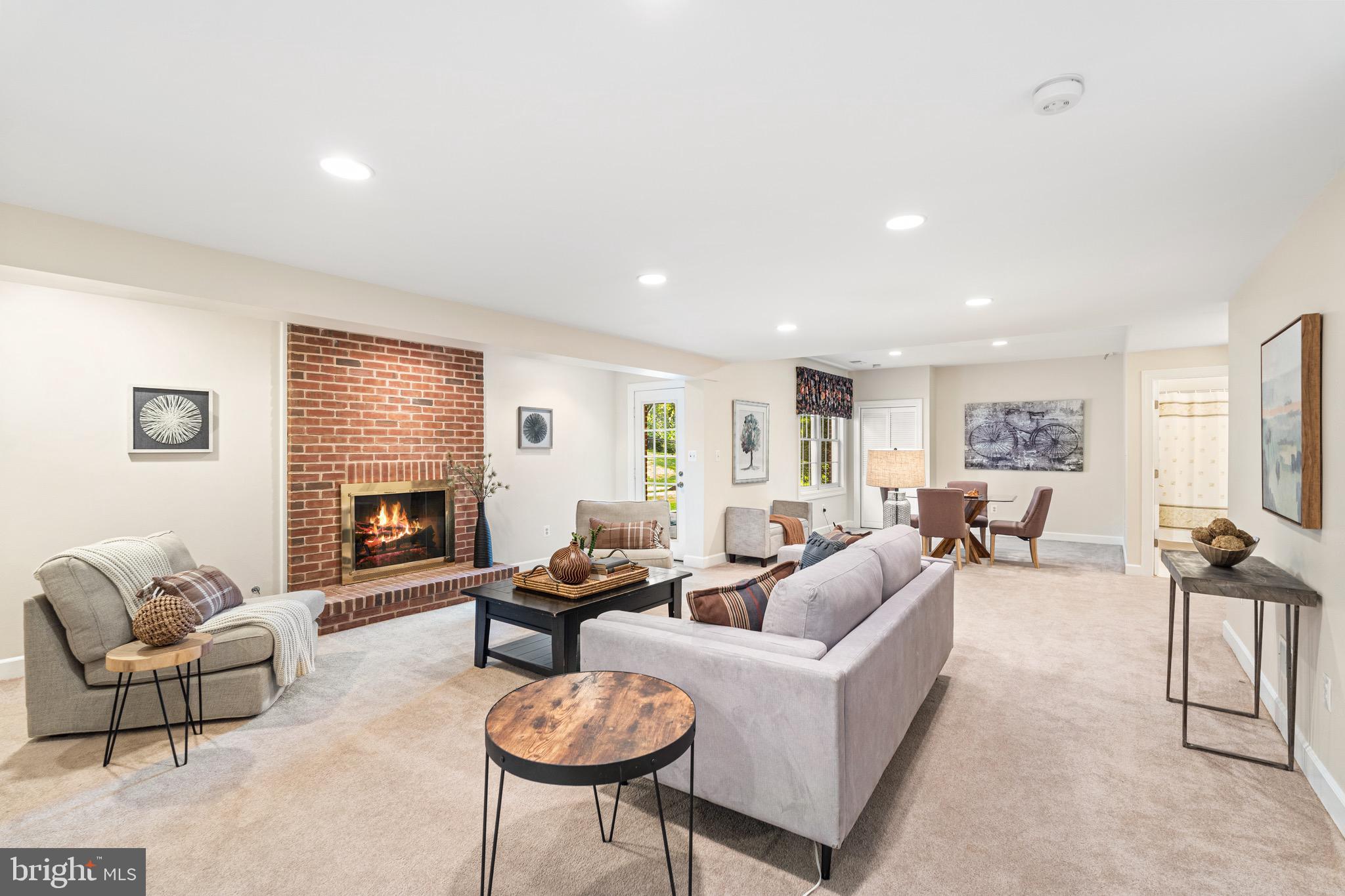 FULL CRY FARM - Residential