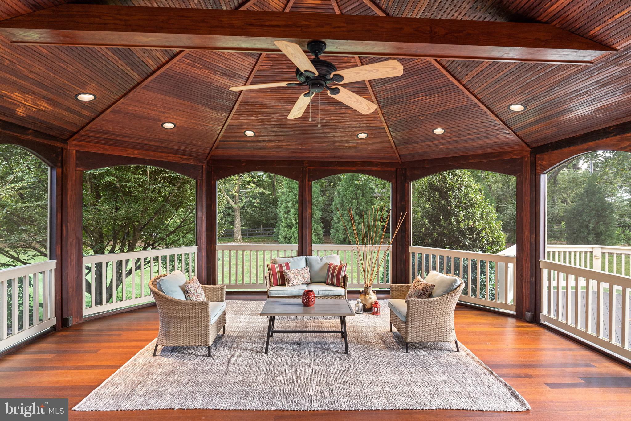 FULL CRY FARM - Residential