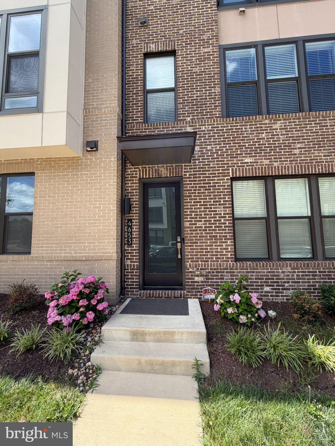 4653 CHARGER PLACE