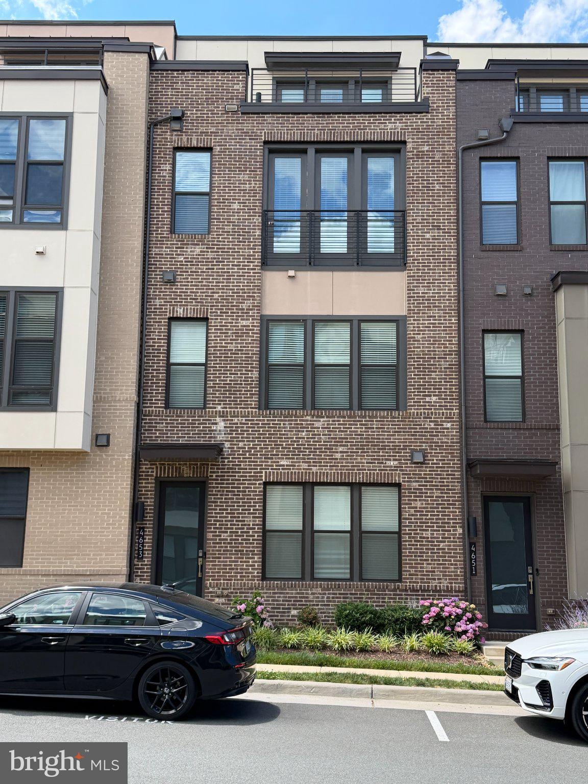 4653 CHARGER PLACE