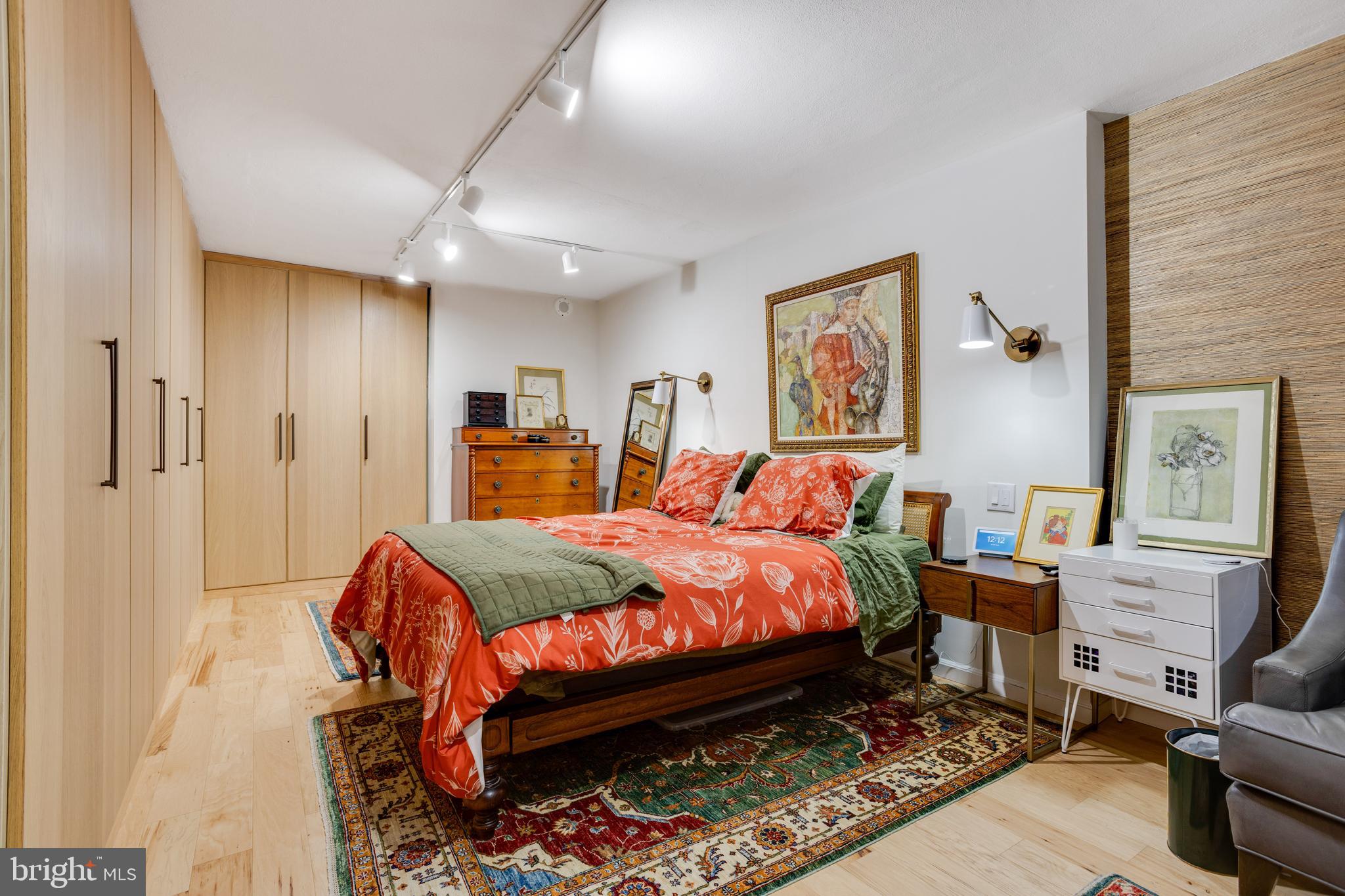 FAIRMOUNT - Residential