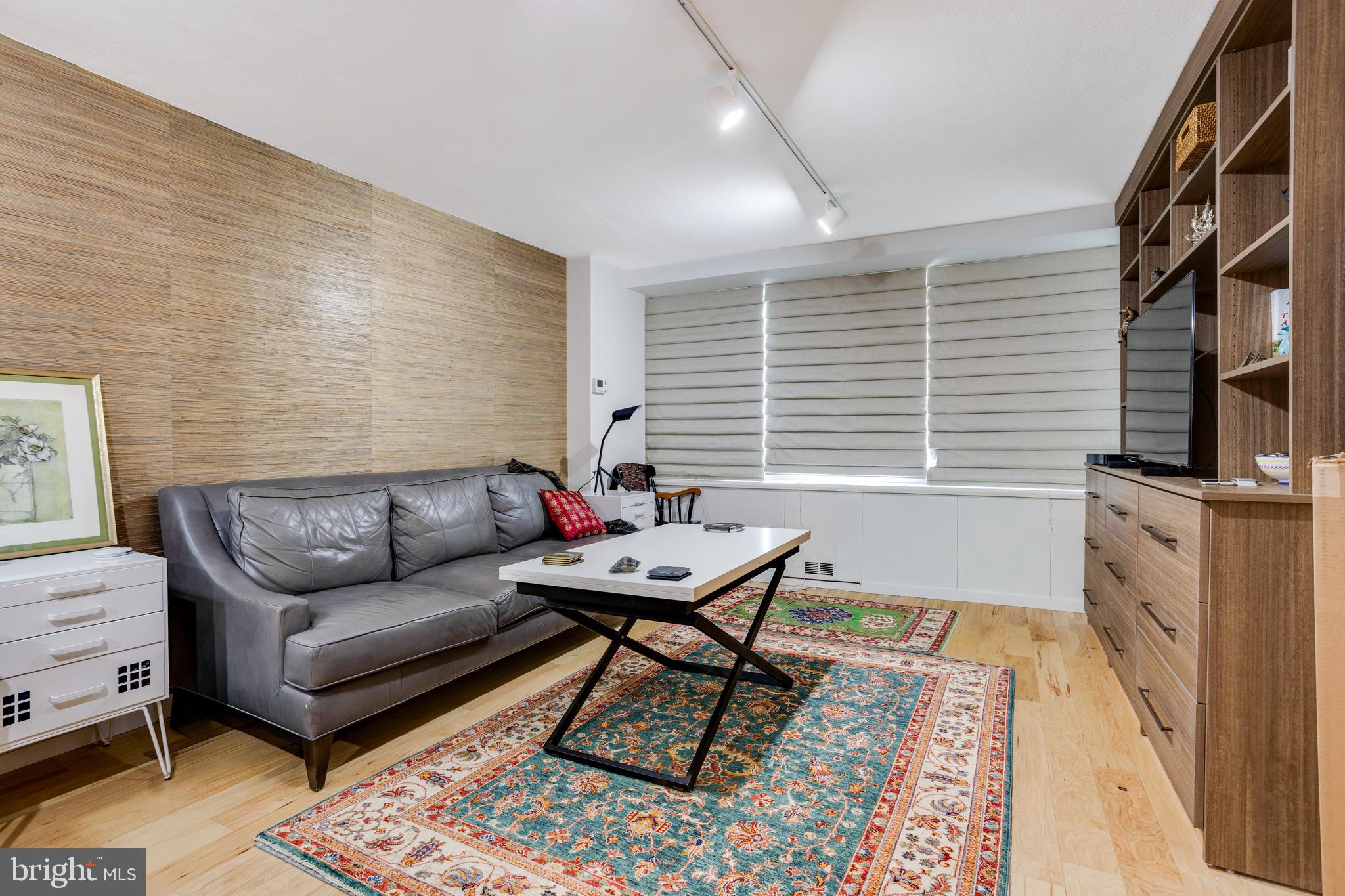 FAIRMOUNT - Residential