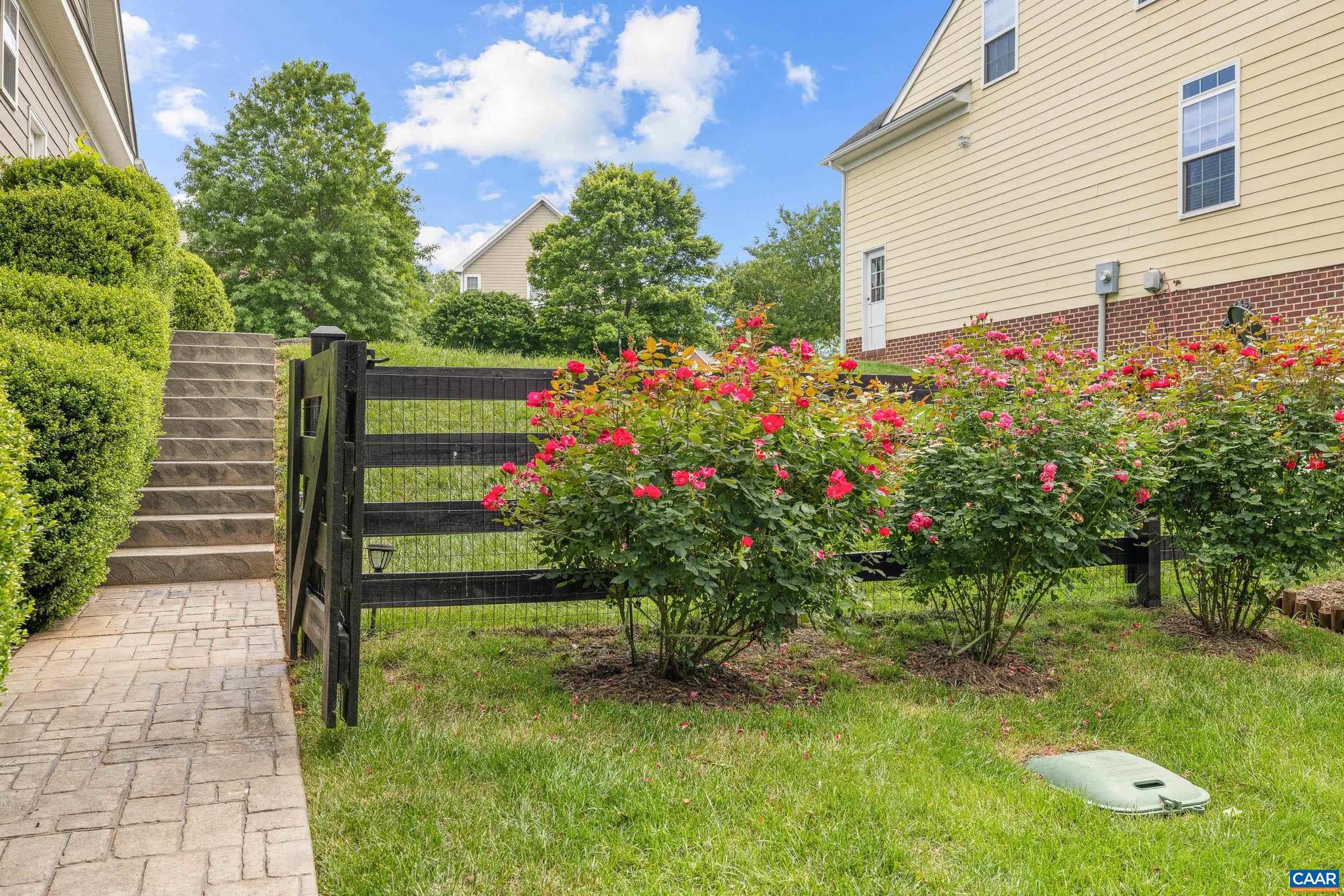 SPRING CREEK - Residential