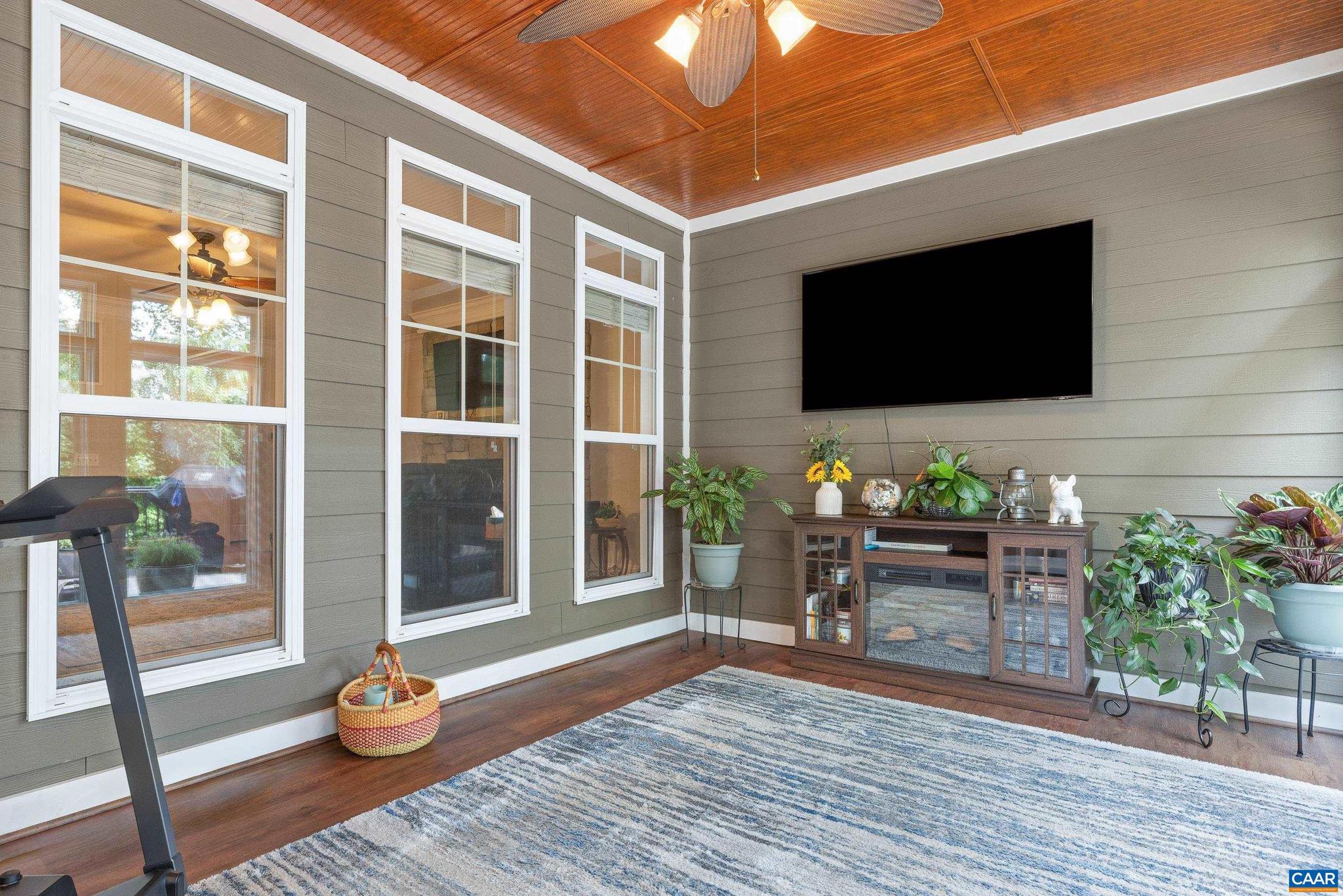 SPRING CREEK - Residential