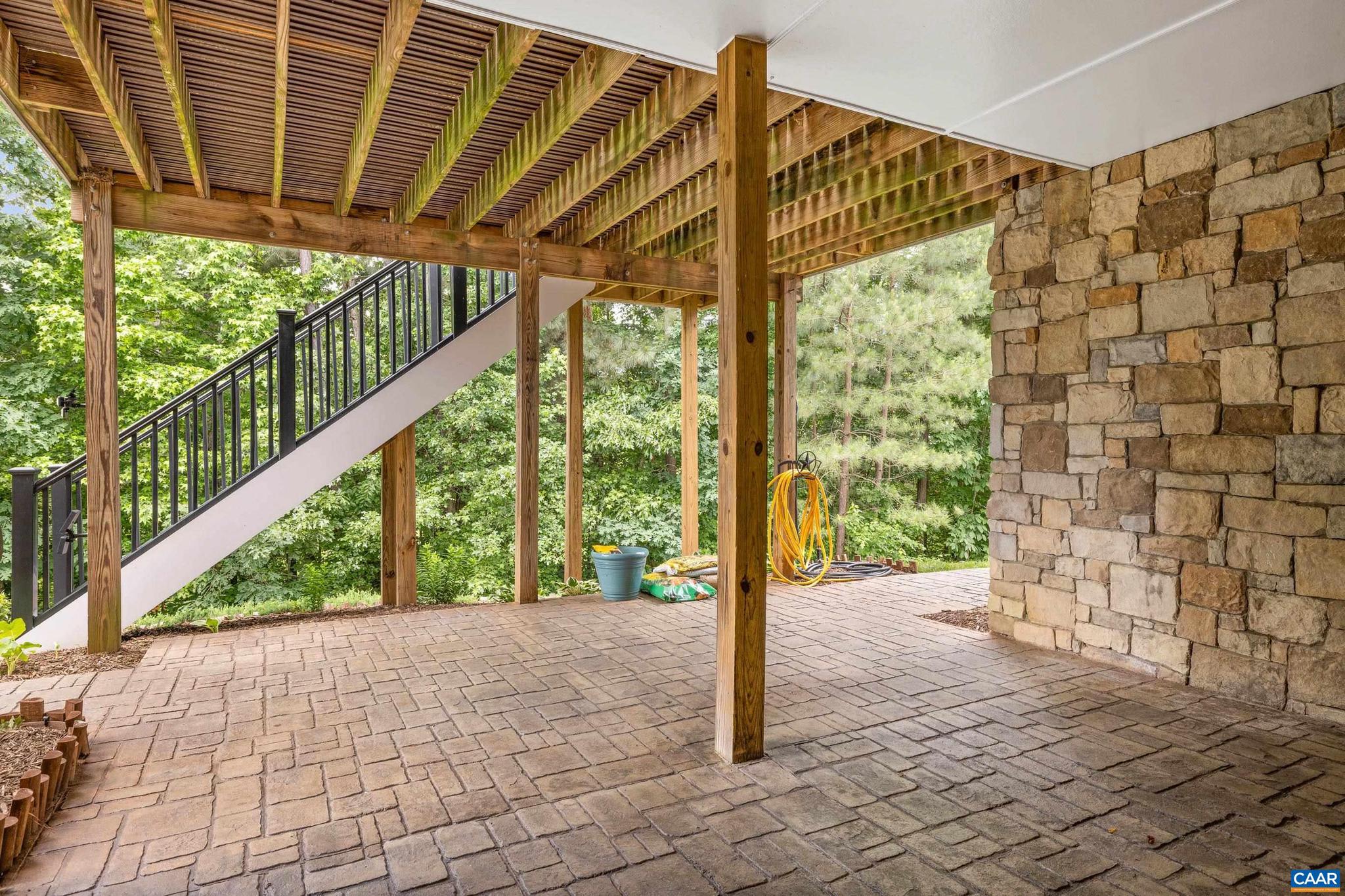 SPRING CREEK - Residential