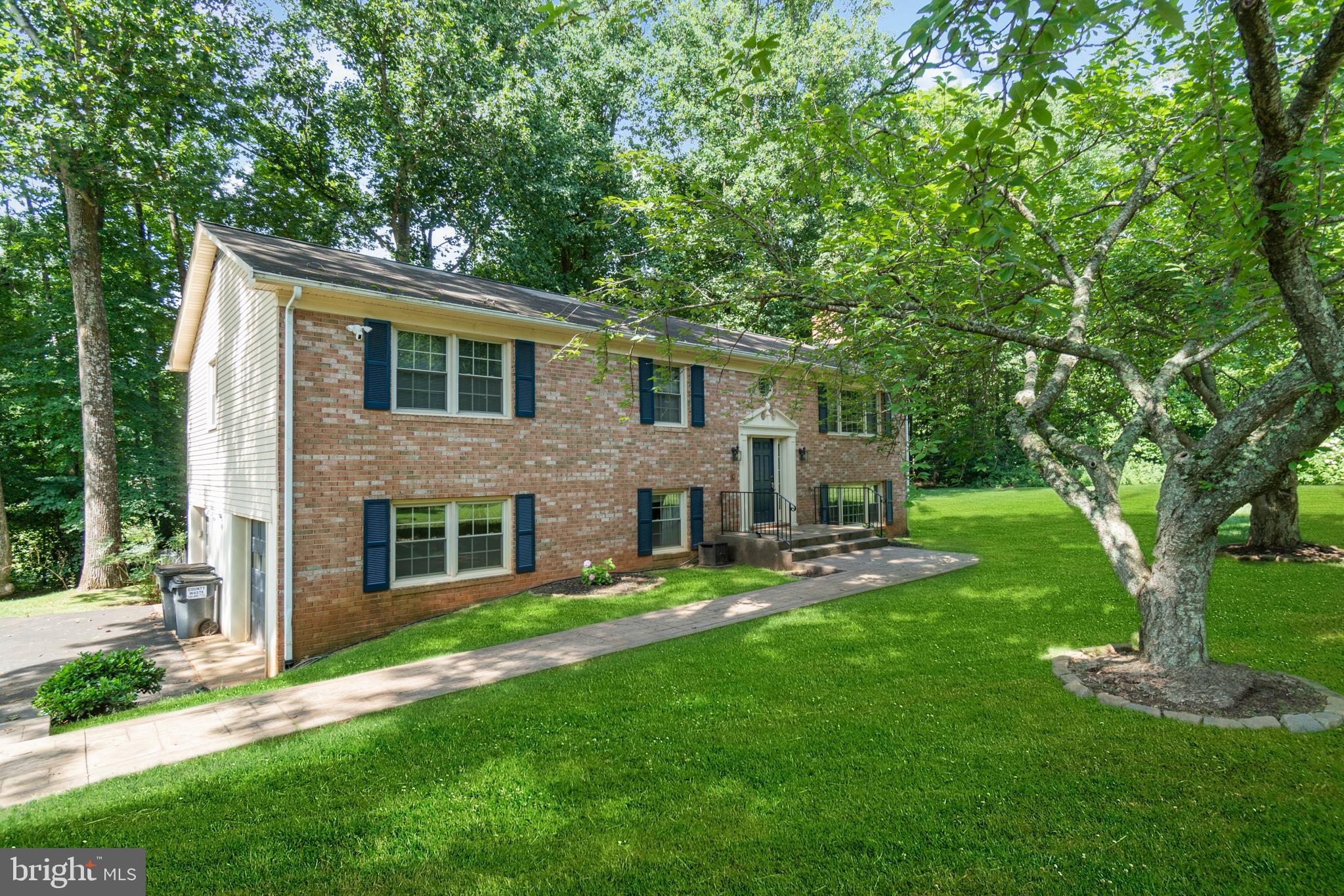 COUNTRY WOOD ESTATES - Residential