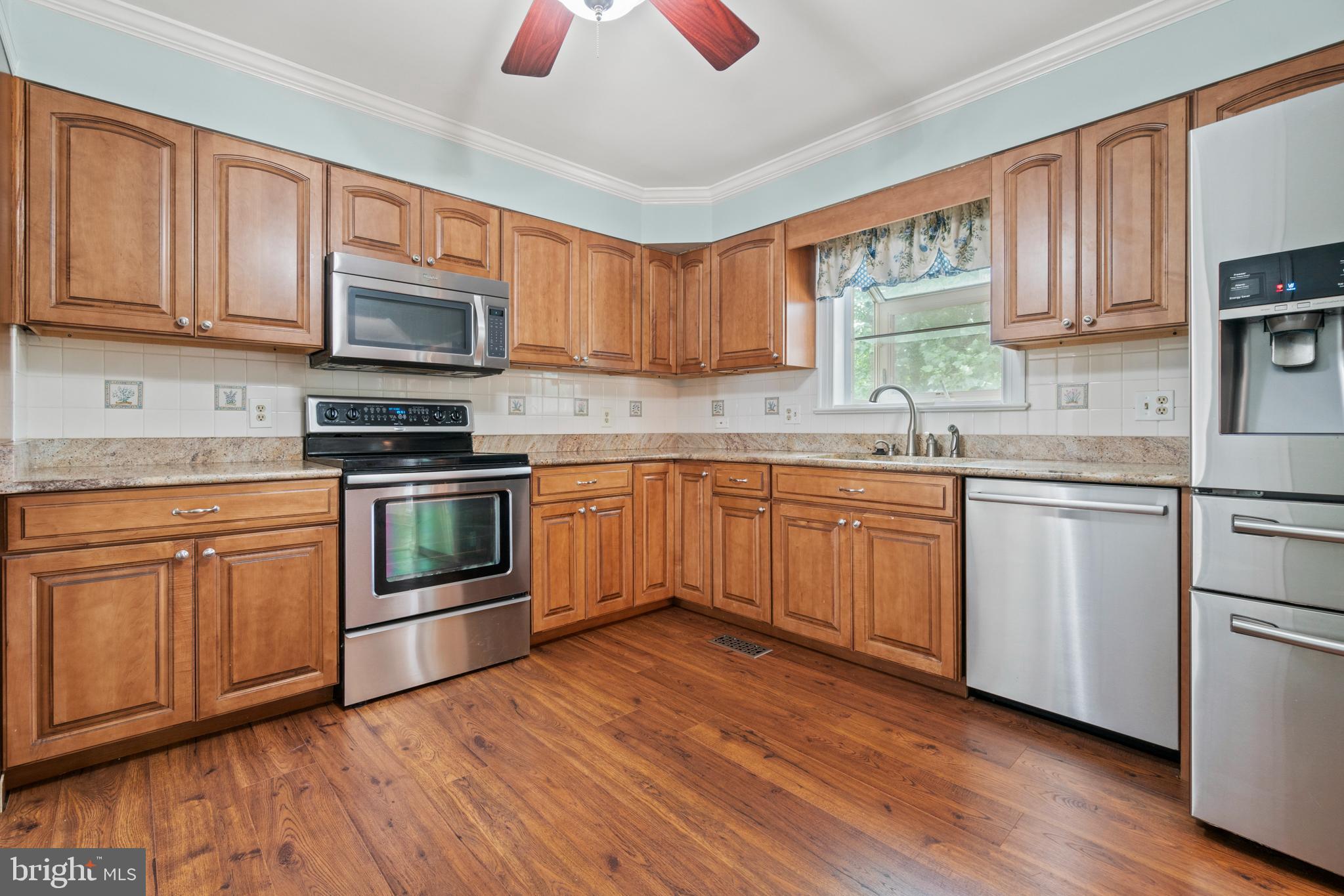 COUNTRY WOOD ESTATES - Residential