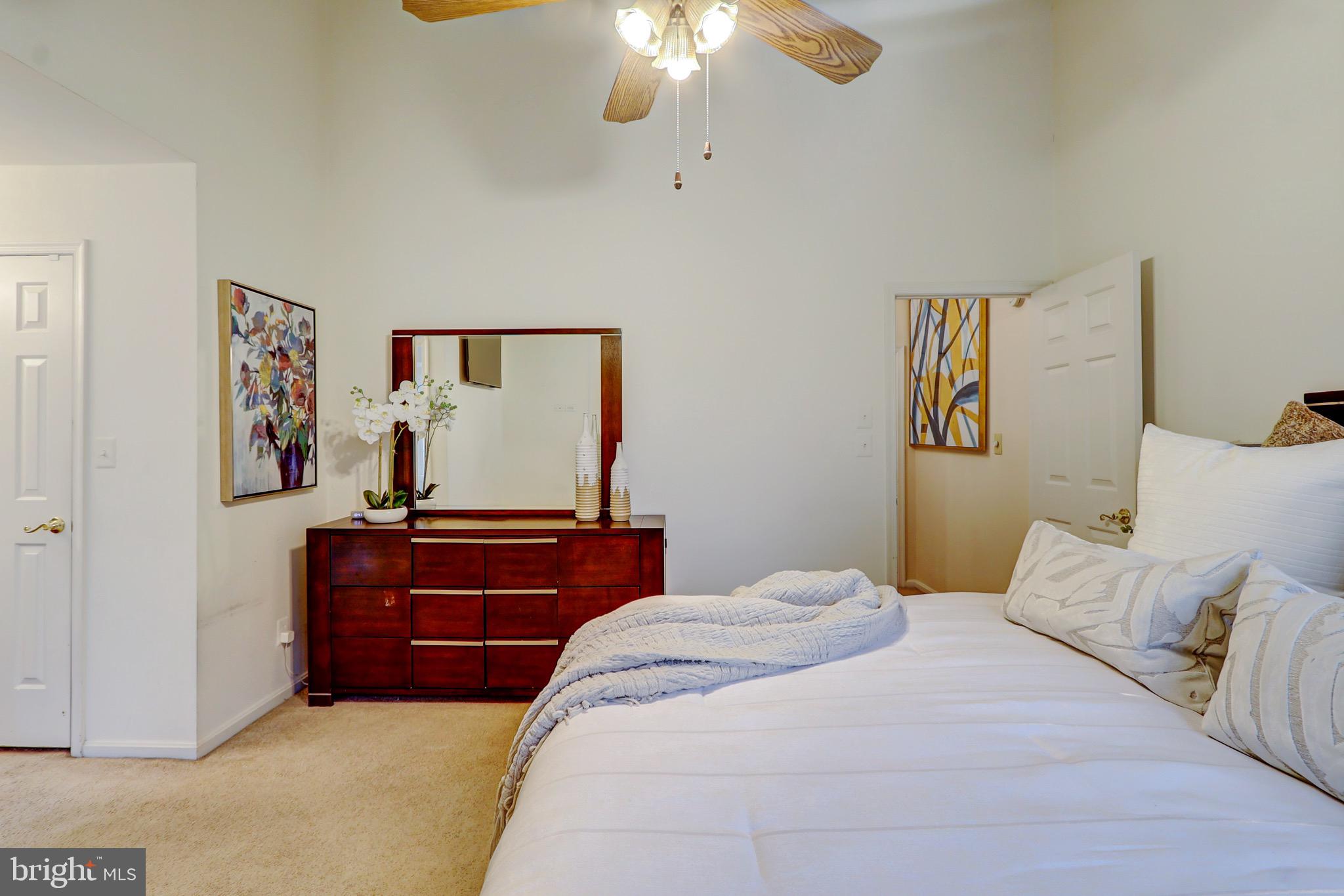 THE REACH - Residential