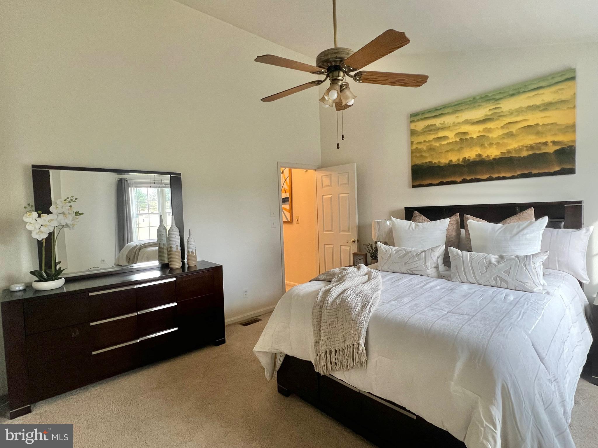 THE REACH - Residential