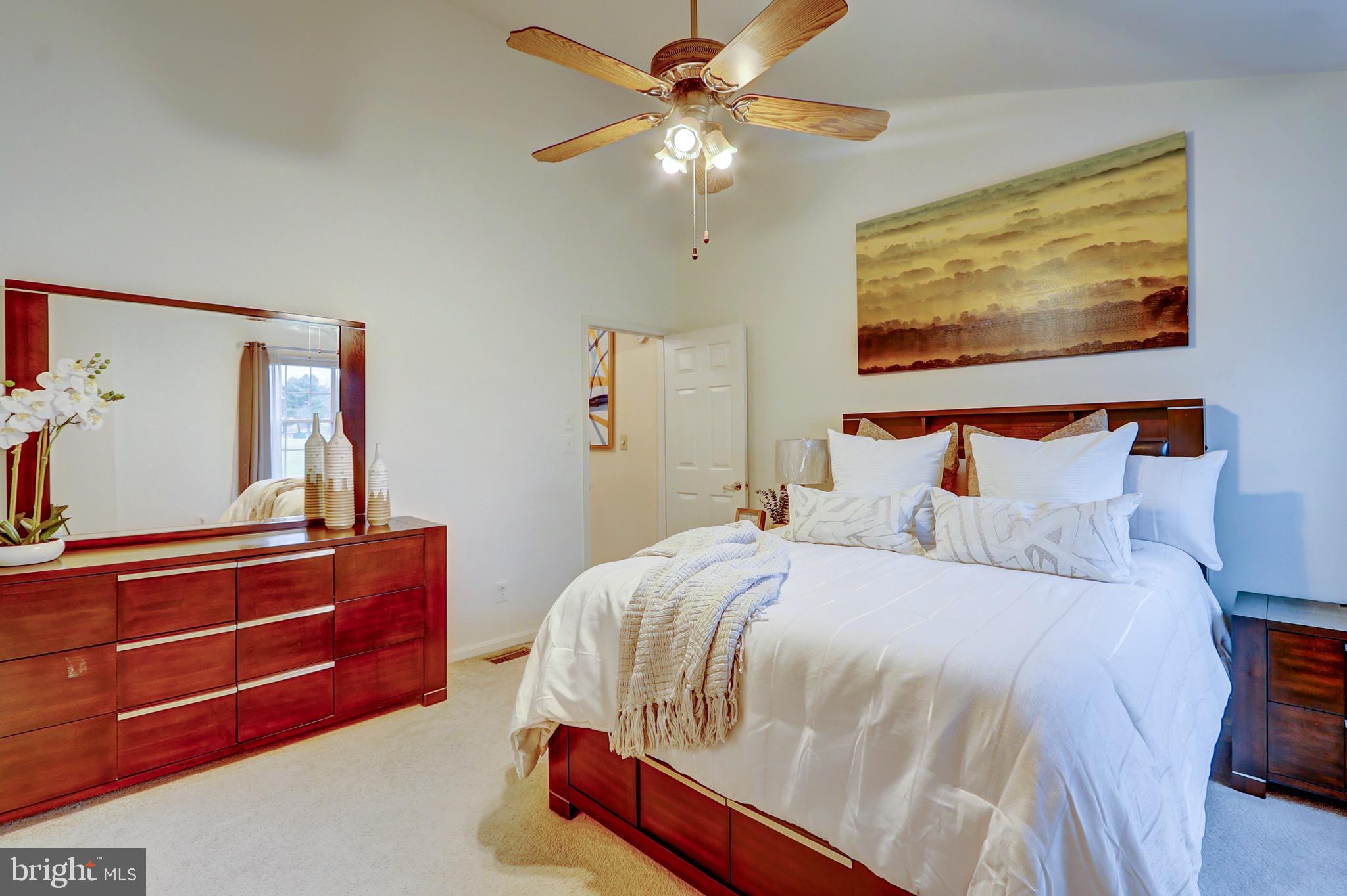 THE REACH - Residential