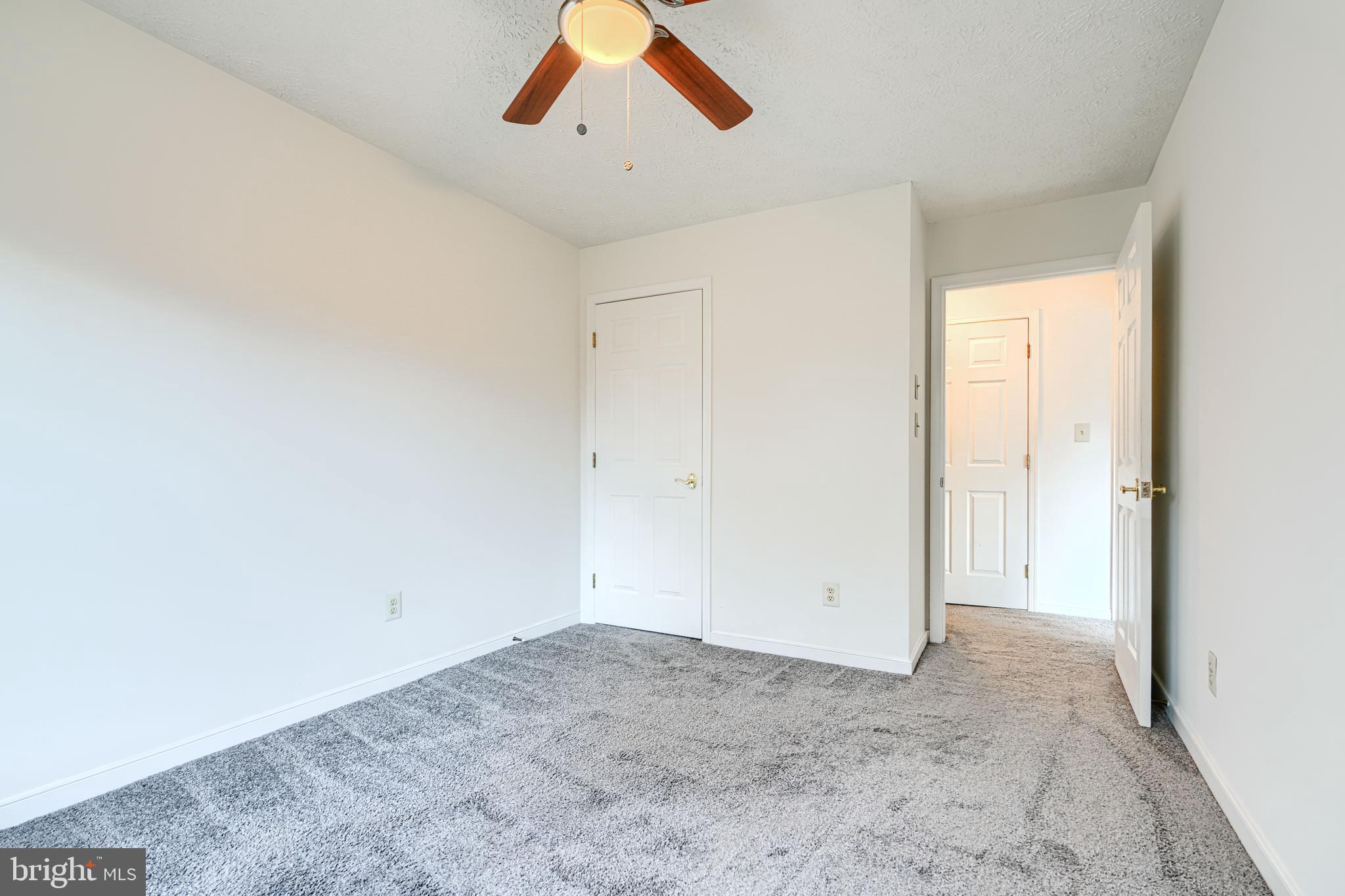 THE POND - Residential