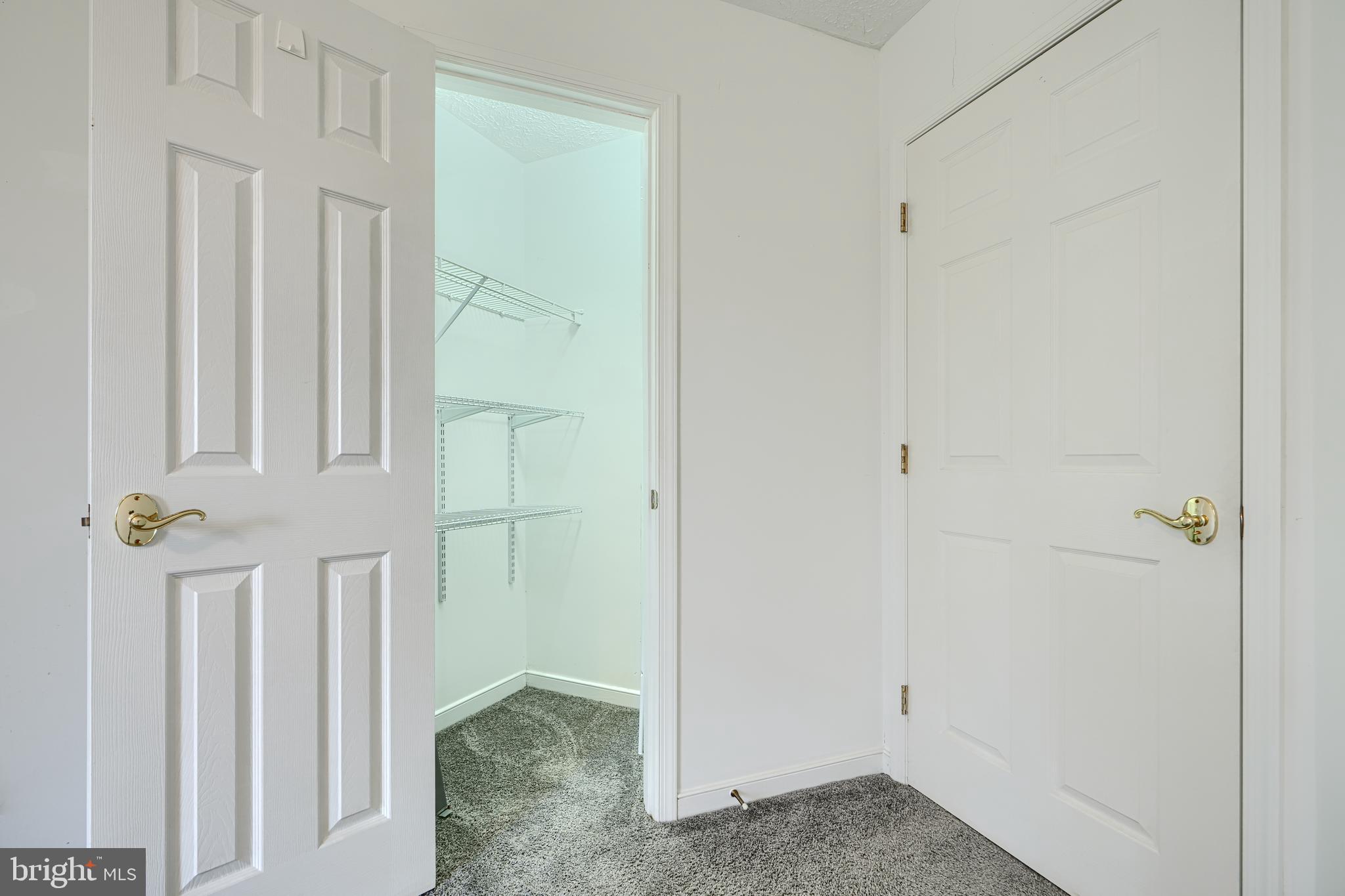 THE POND - Residential