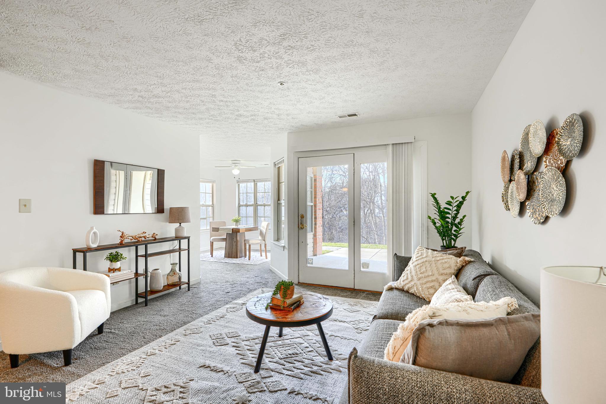 THE POND - Residential