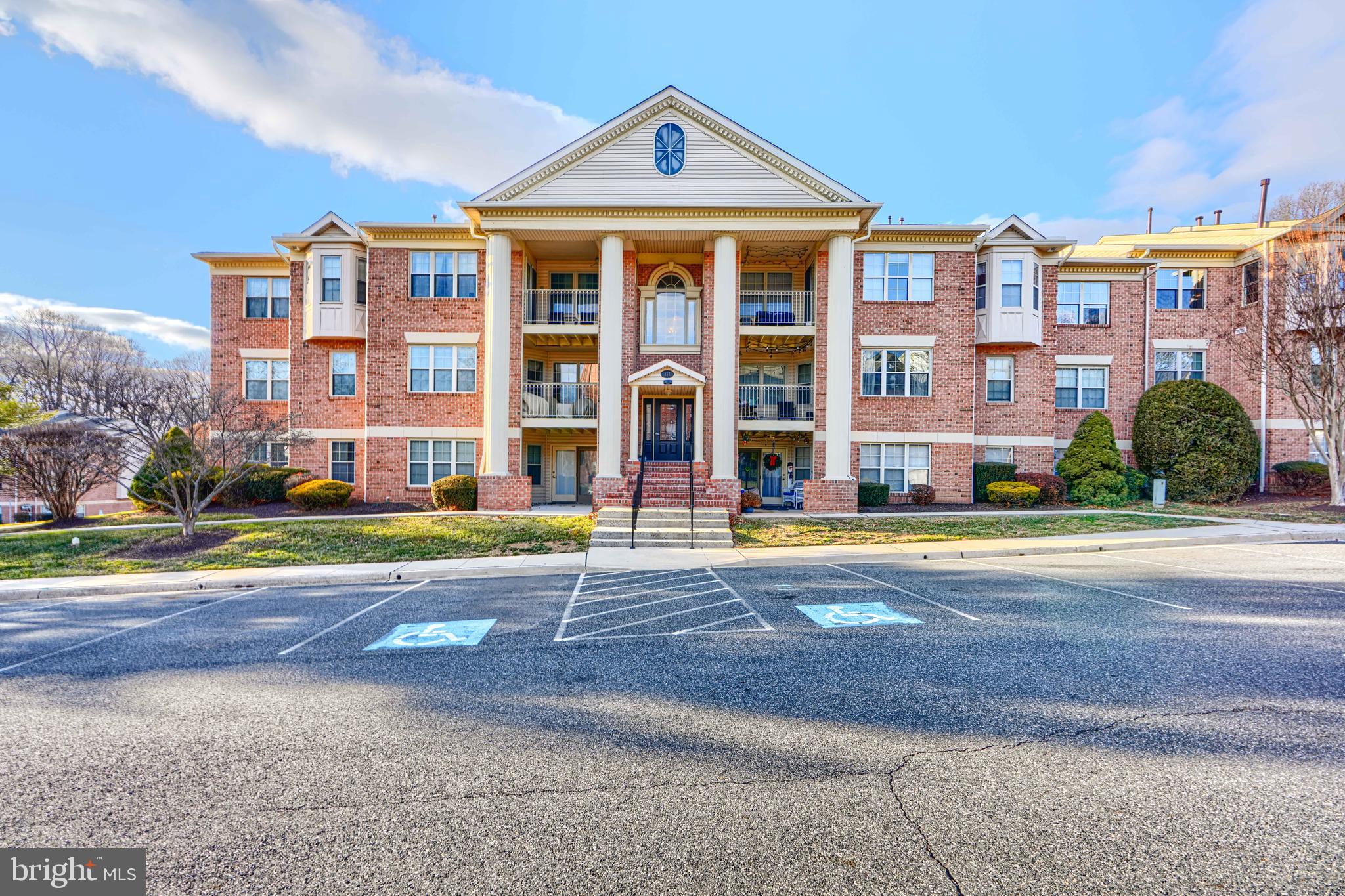 THE POND - Residential