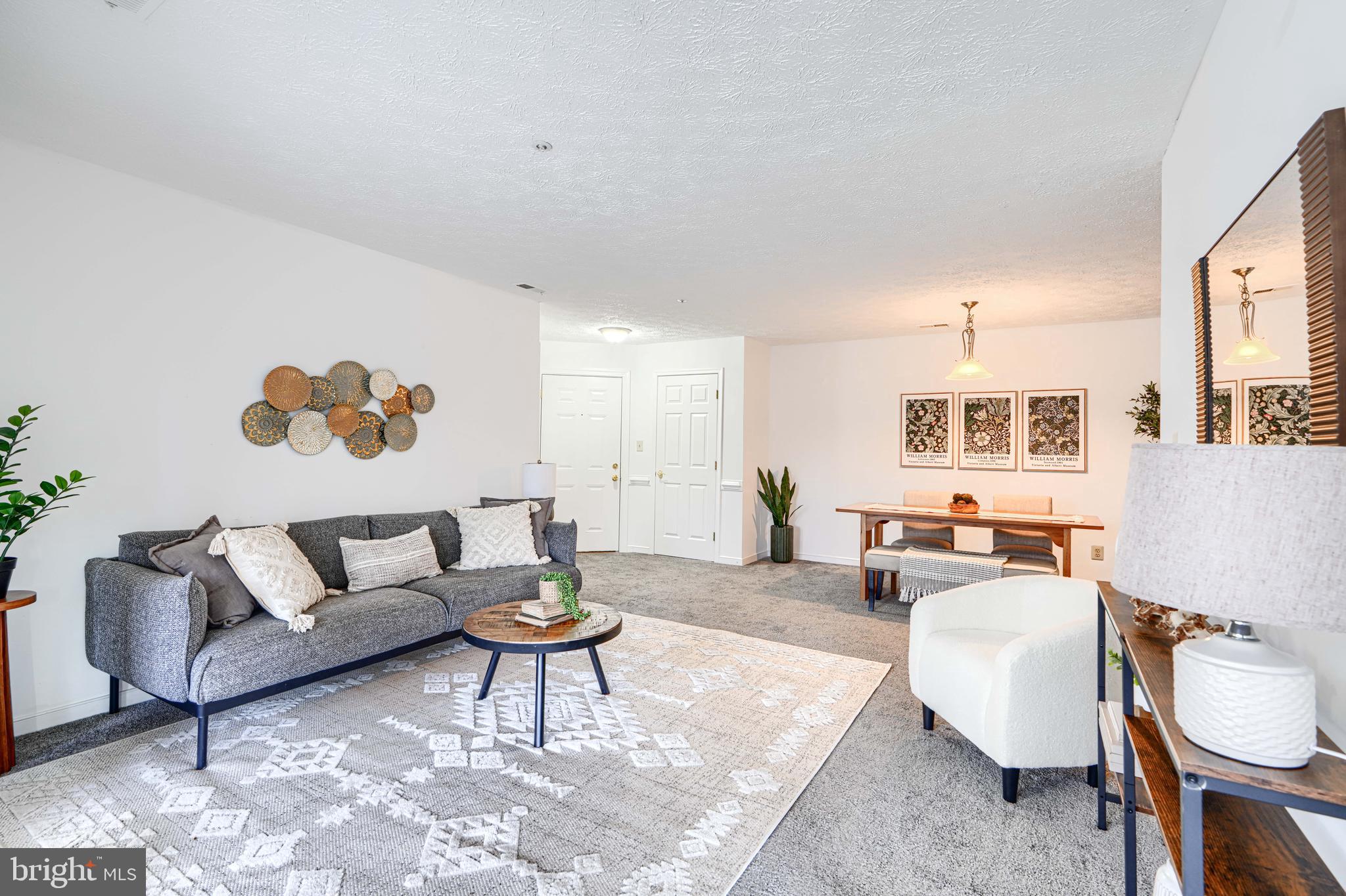 THE POND - Residential