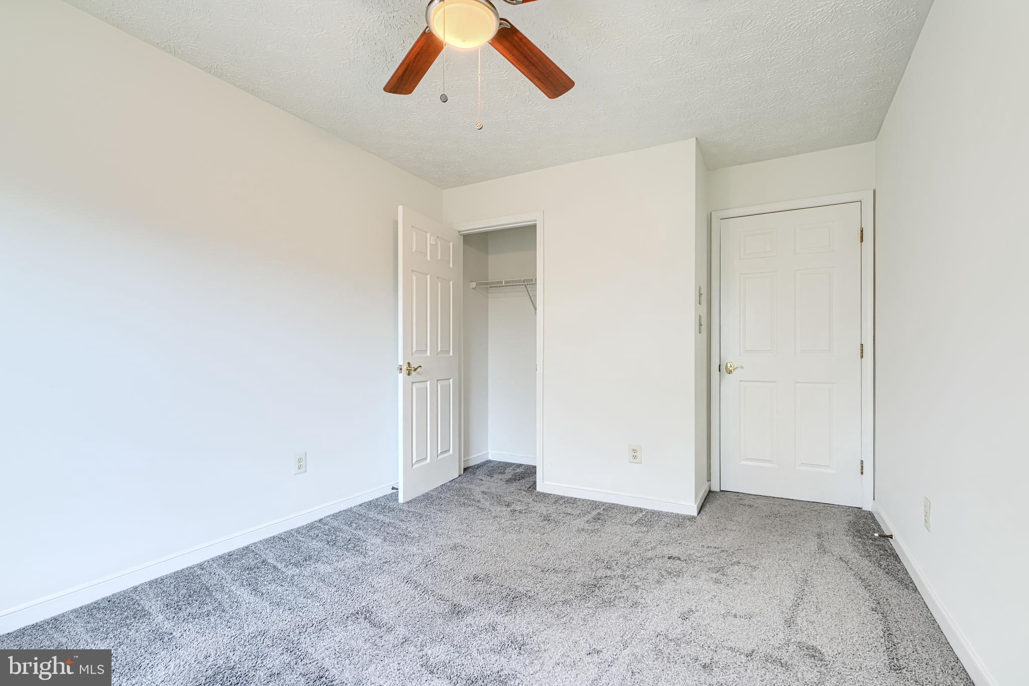 THE POND - Residential