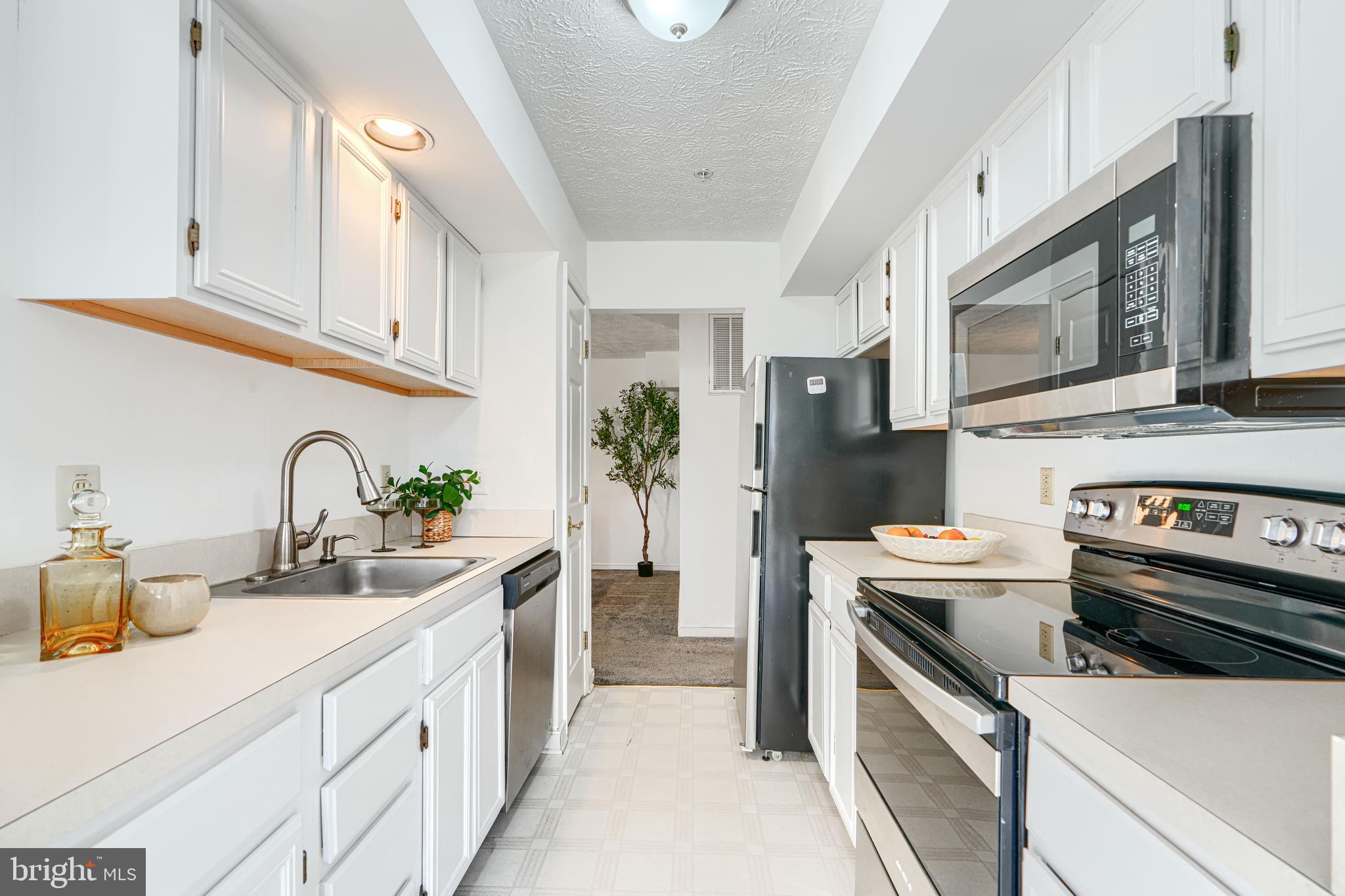 THE POND - Residential