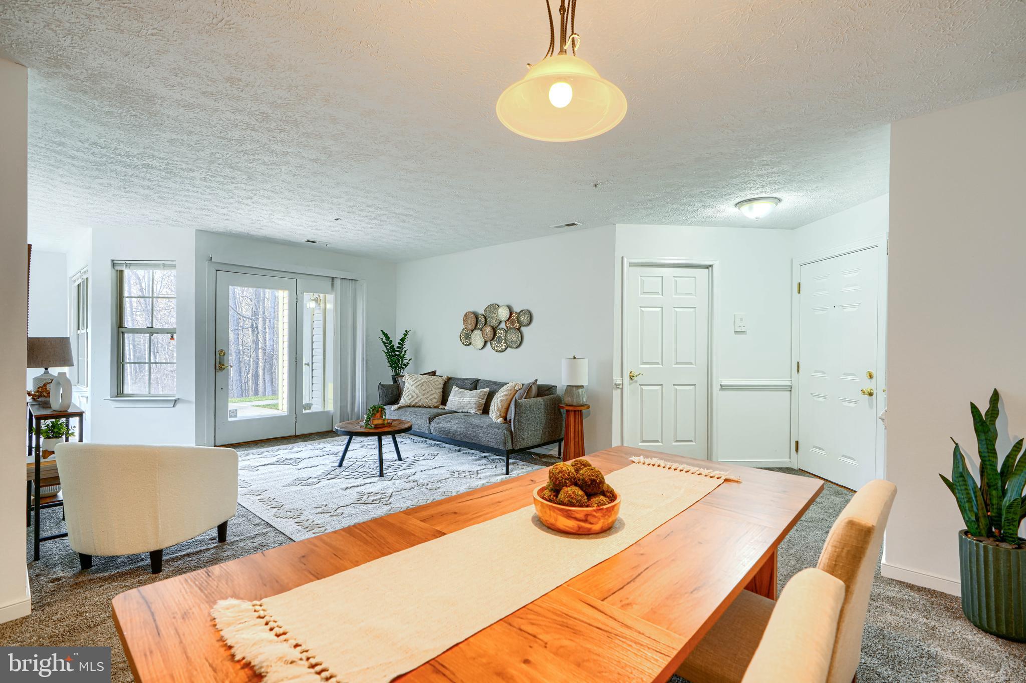 THE POND - Residential