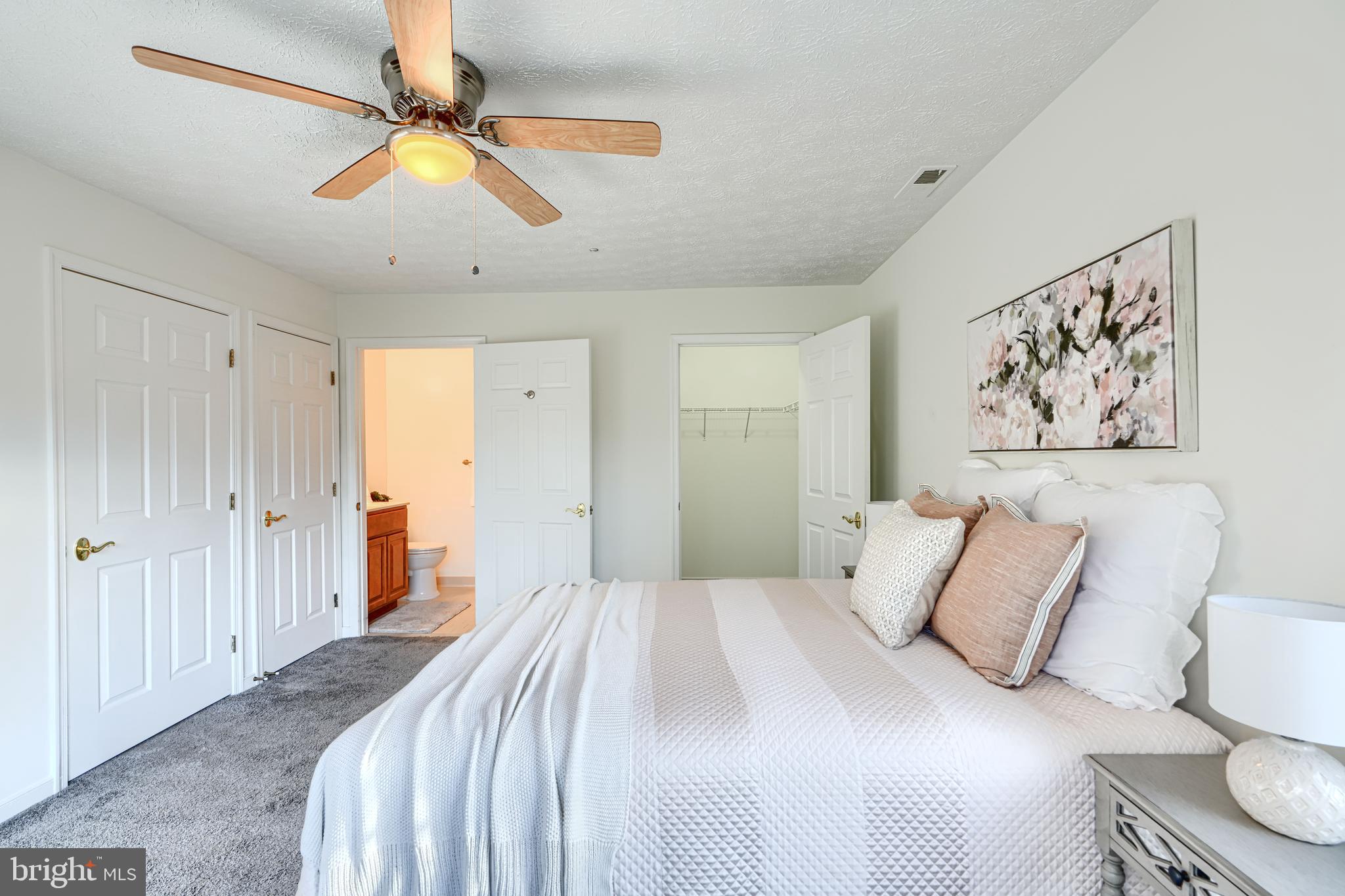 THE POND - Residential