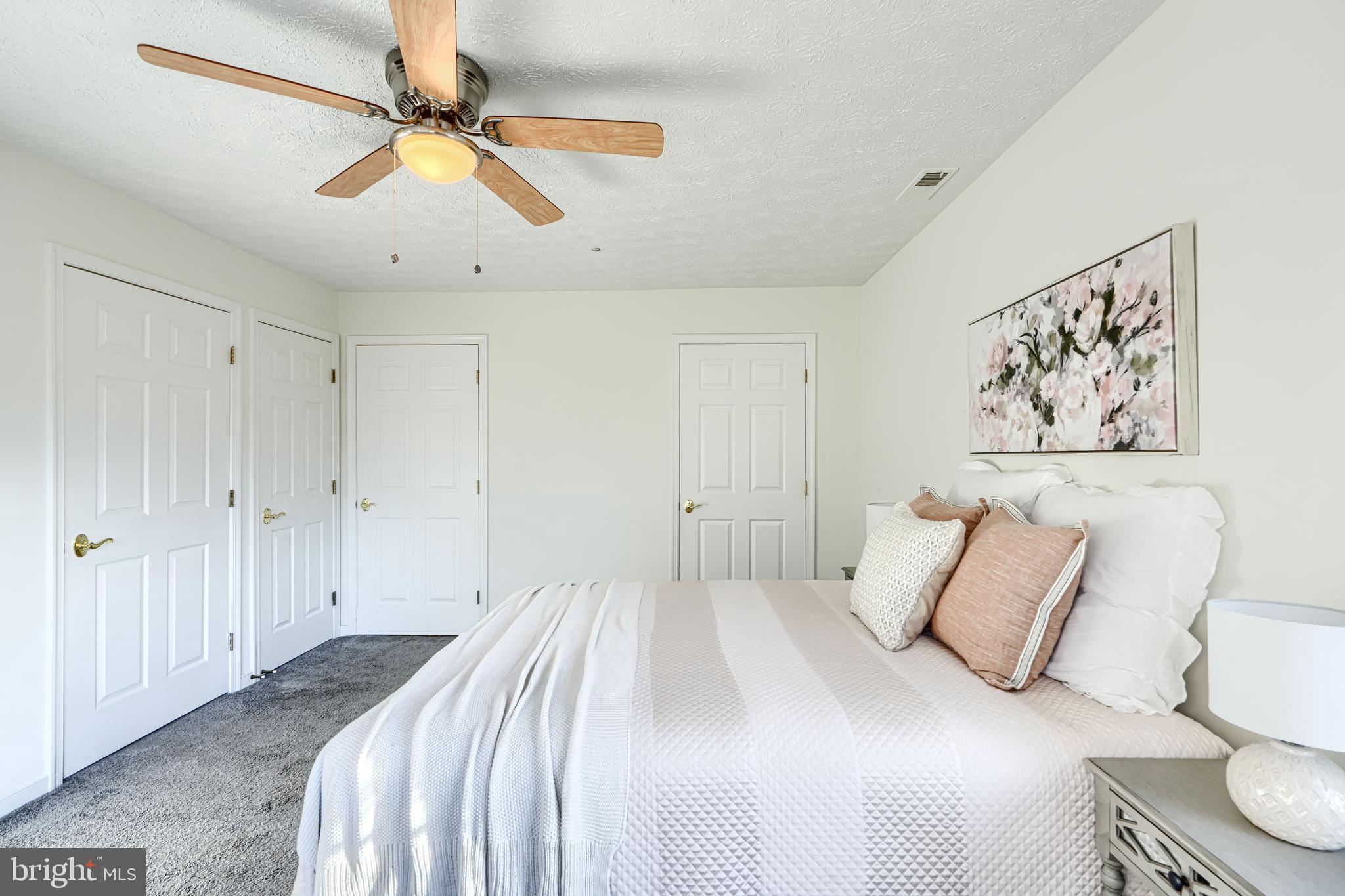 THE POND - Residential