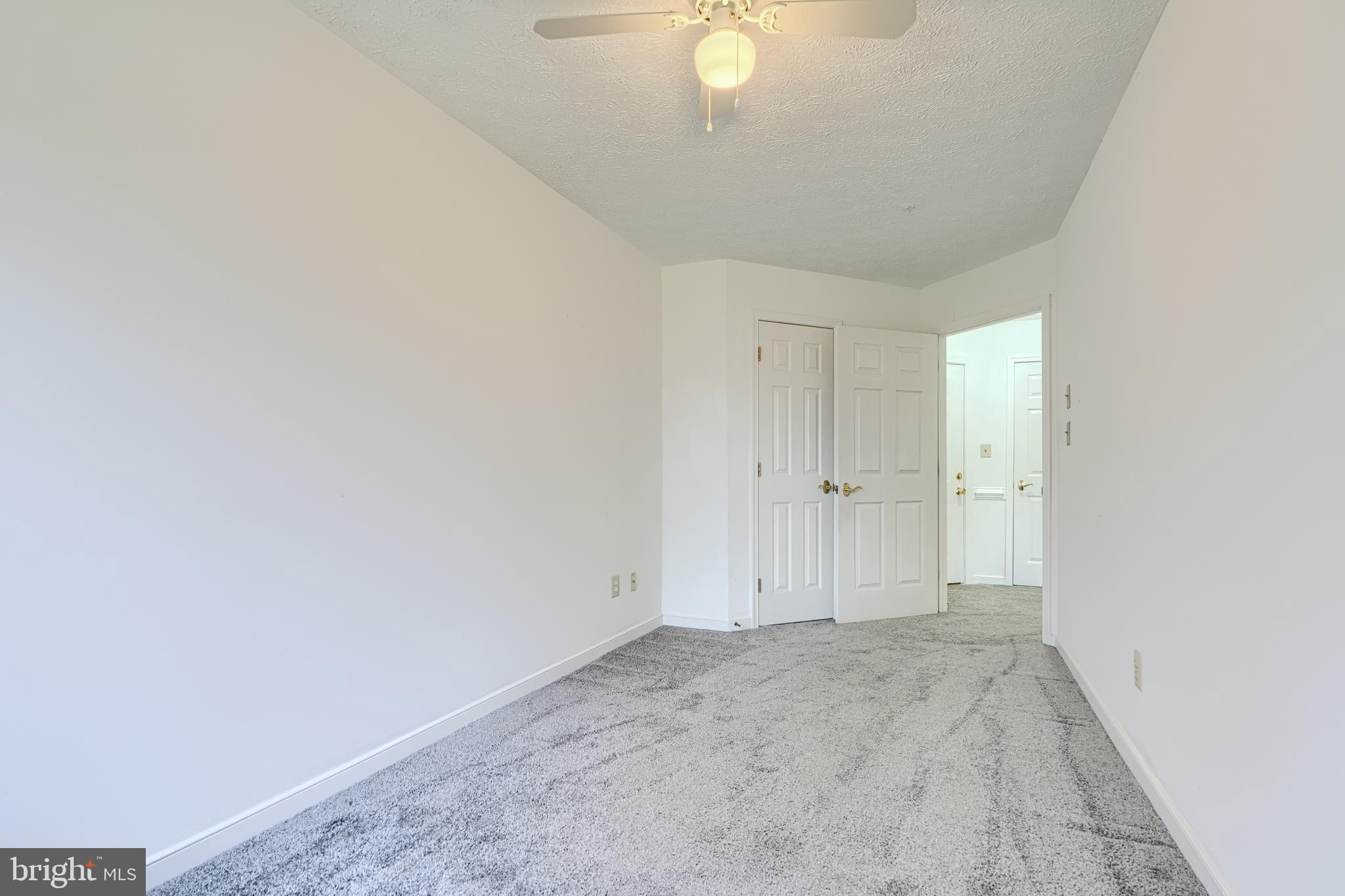 THE POND - Residential