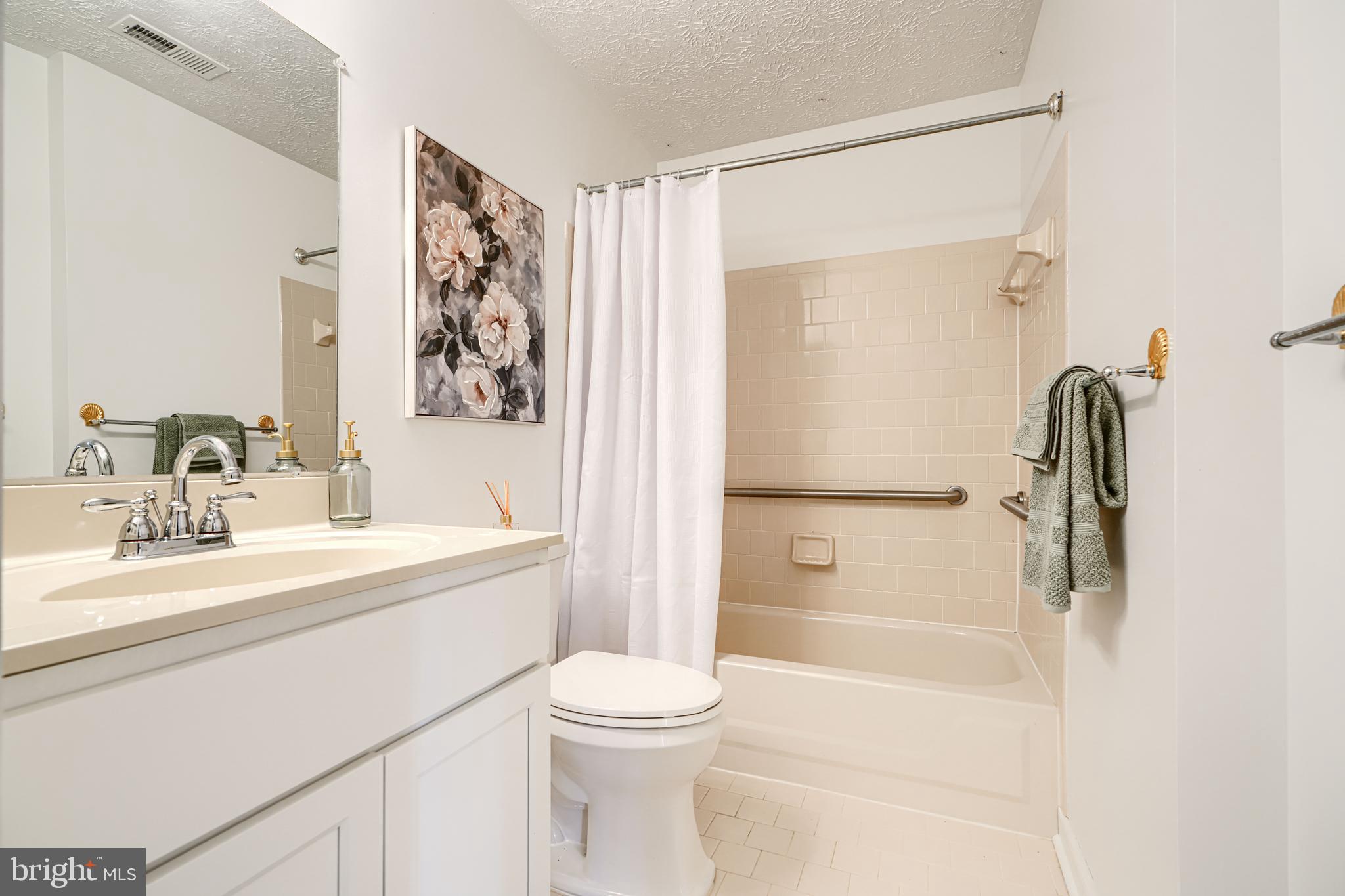 THE POND - Residential